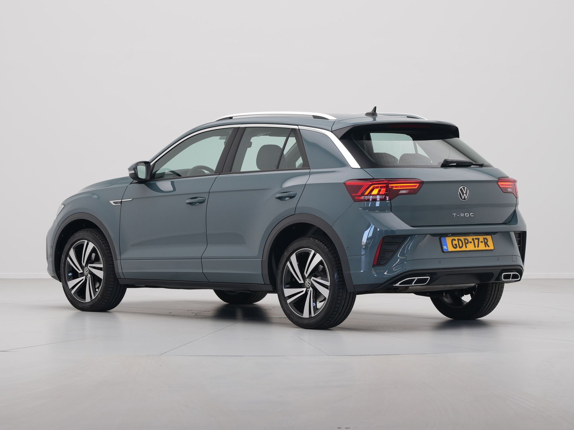 Volkswagen - T-Roc 1.5 TSI 150pk DSG R-Line - 2024