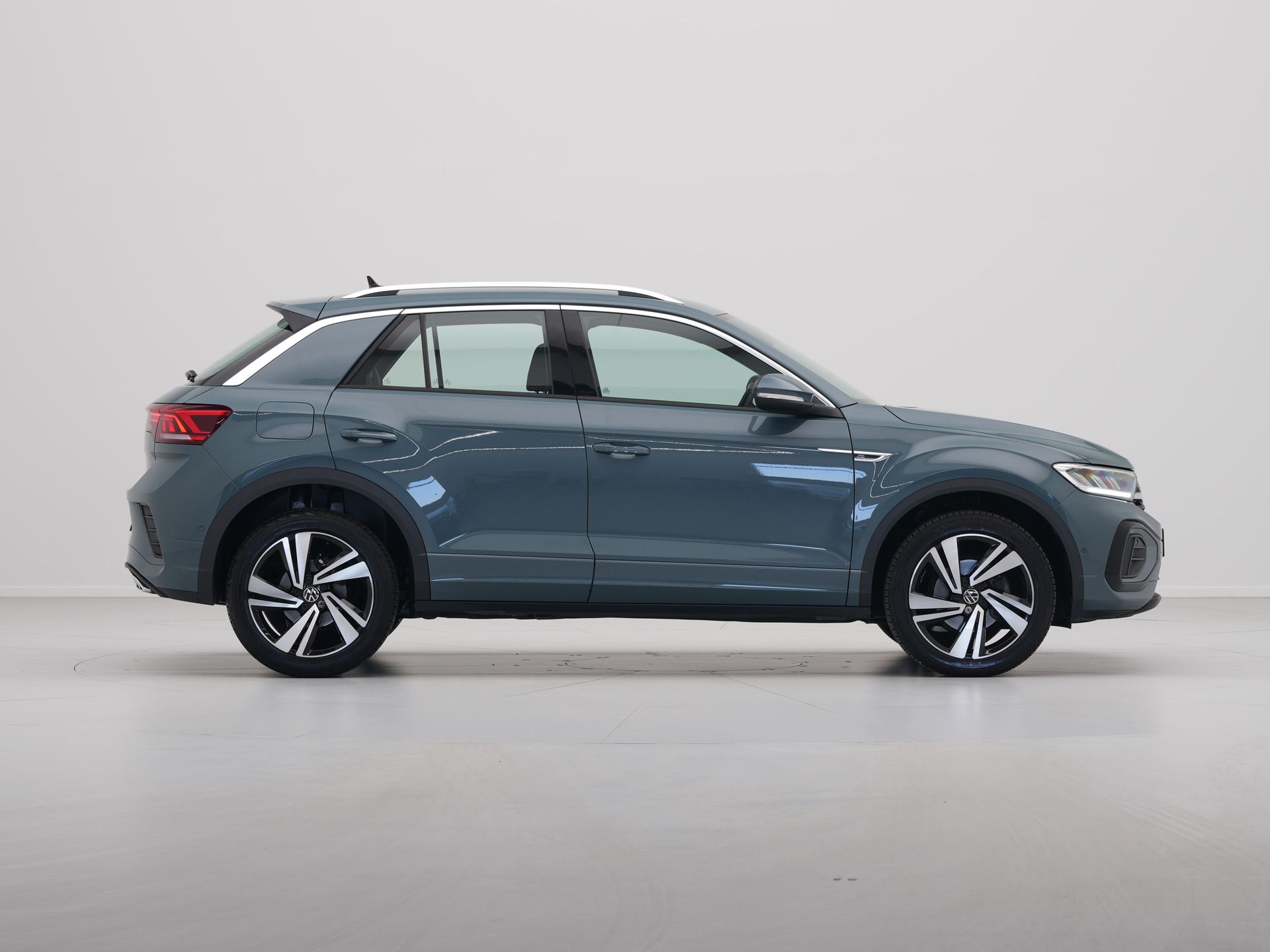 Volkswagen - T-Roc 1.5 TSI 150pk DSG R-Line - 2024