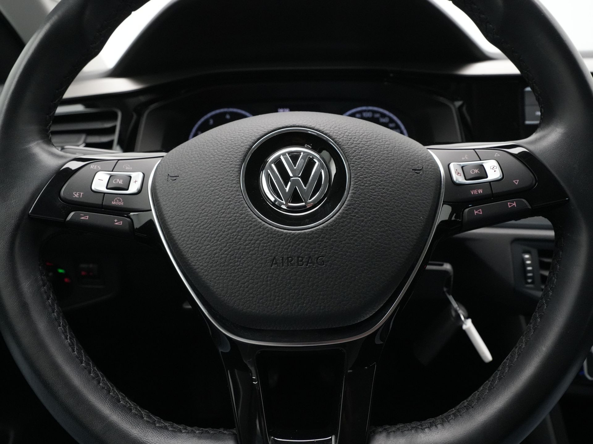Volkswagen - Polo 1.0 MPI Comfortline - 2020