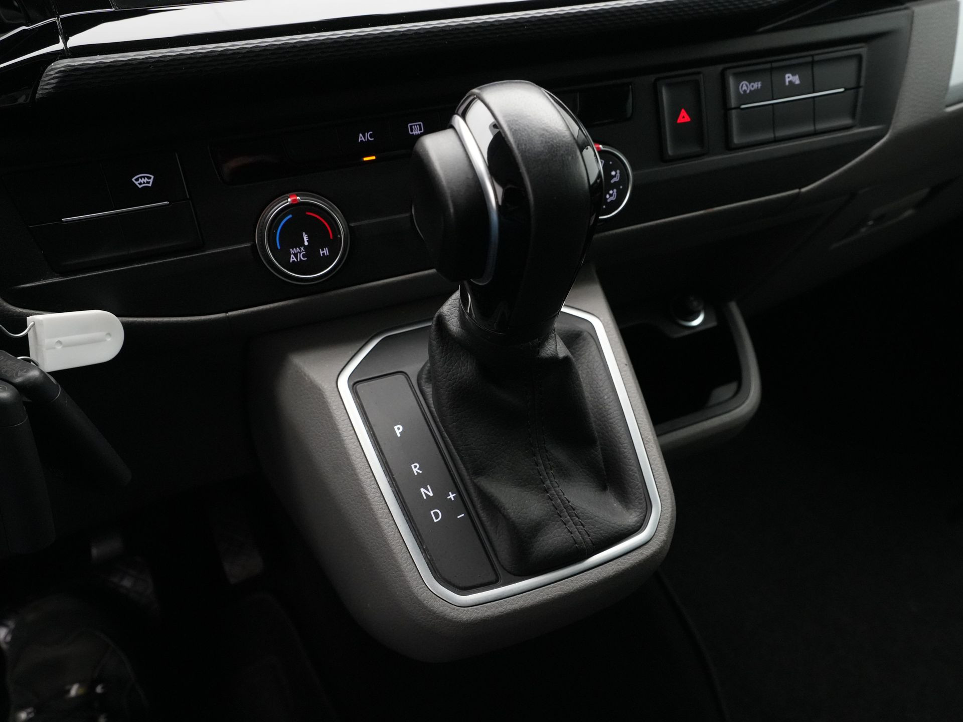 Volkswagen - Transporter 2.0 TDI 150pk DSG L2H1 30 DC - 2021