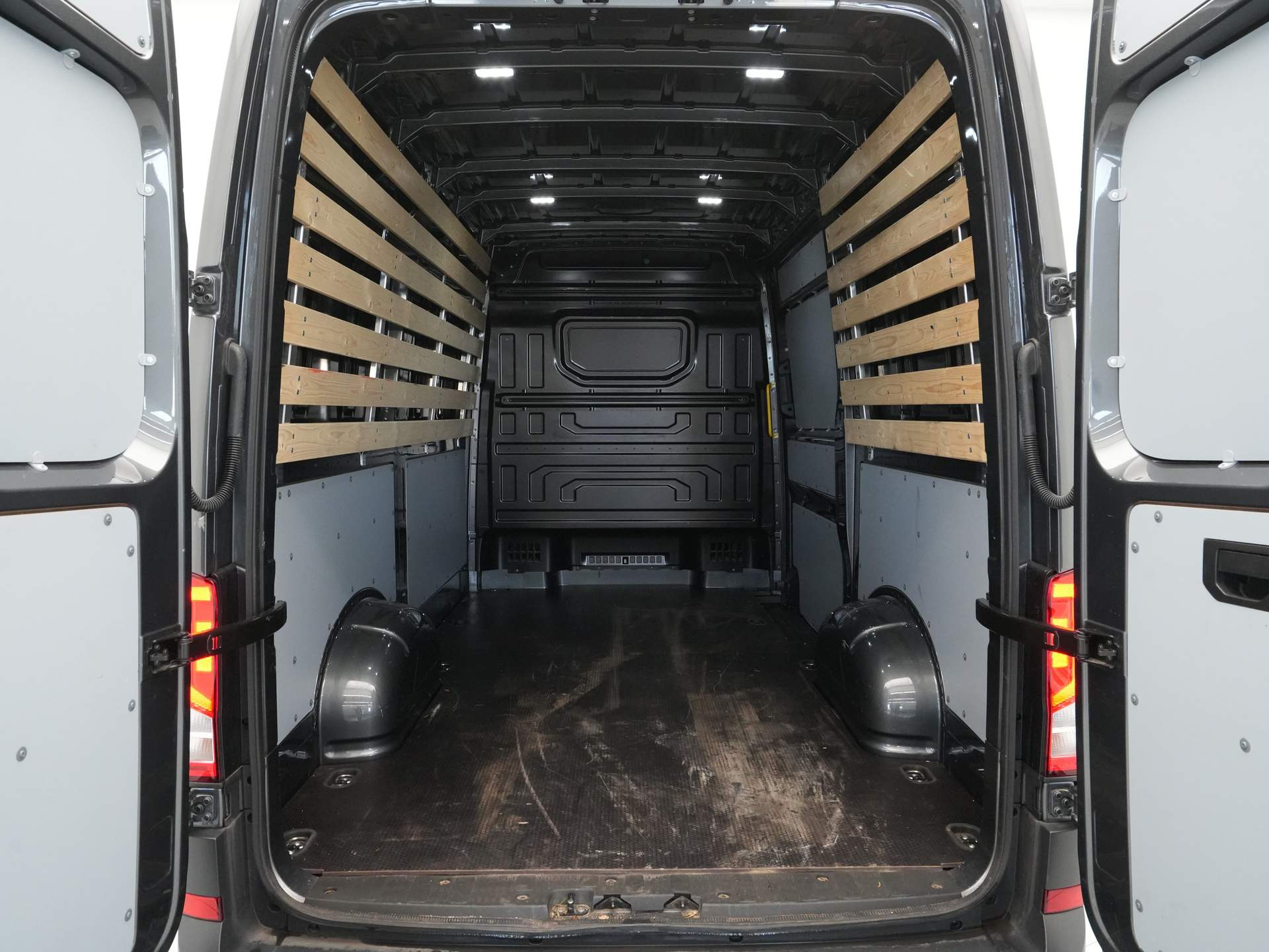 Volkswagen - Crafter 30 2.0 TDI 140pk DSG L3H3 Highline - 2024