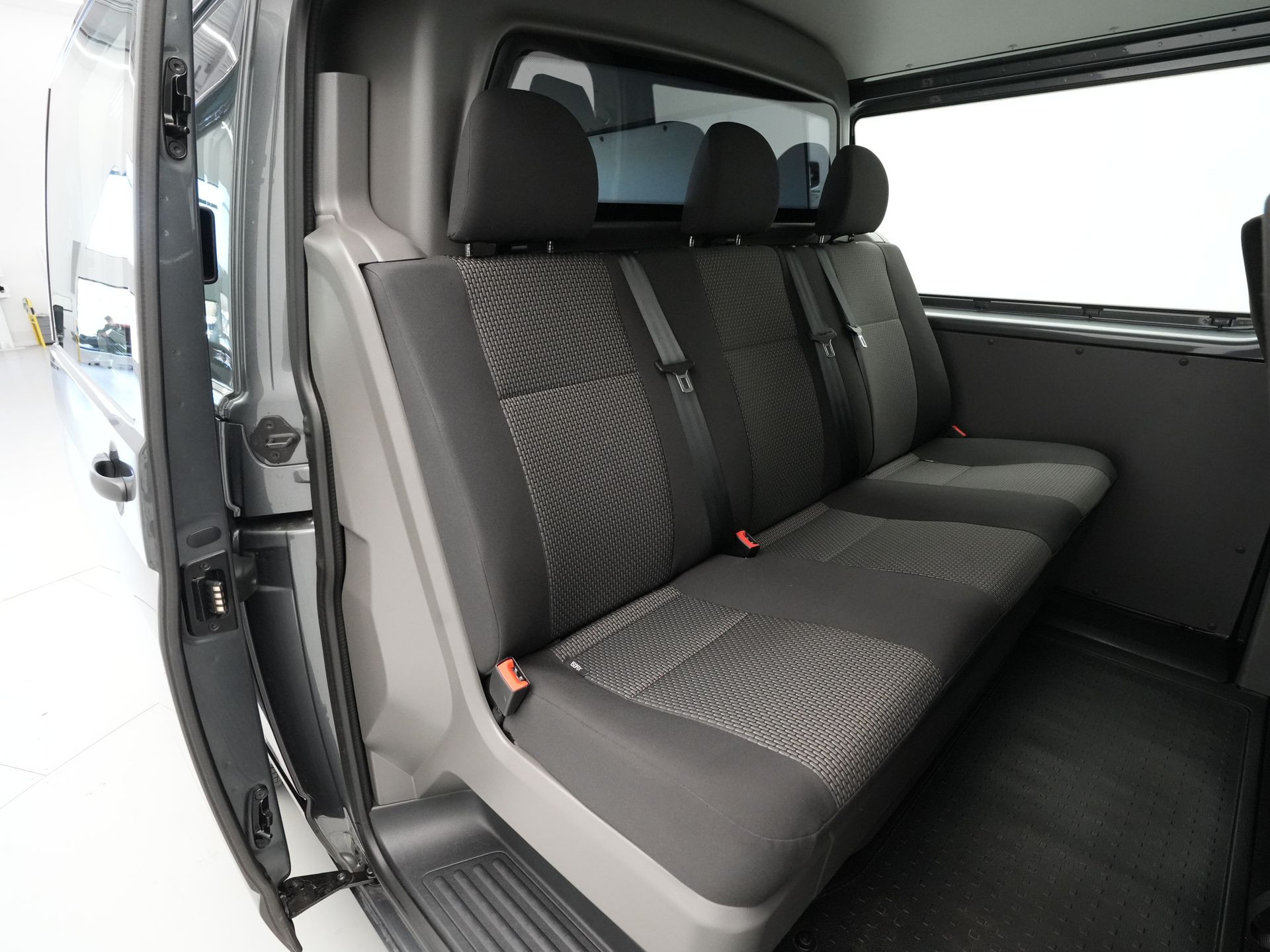 Volkswagen - Transporter 2.0 TDI L2H1 30 DC Comfortline - 2024