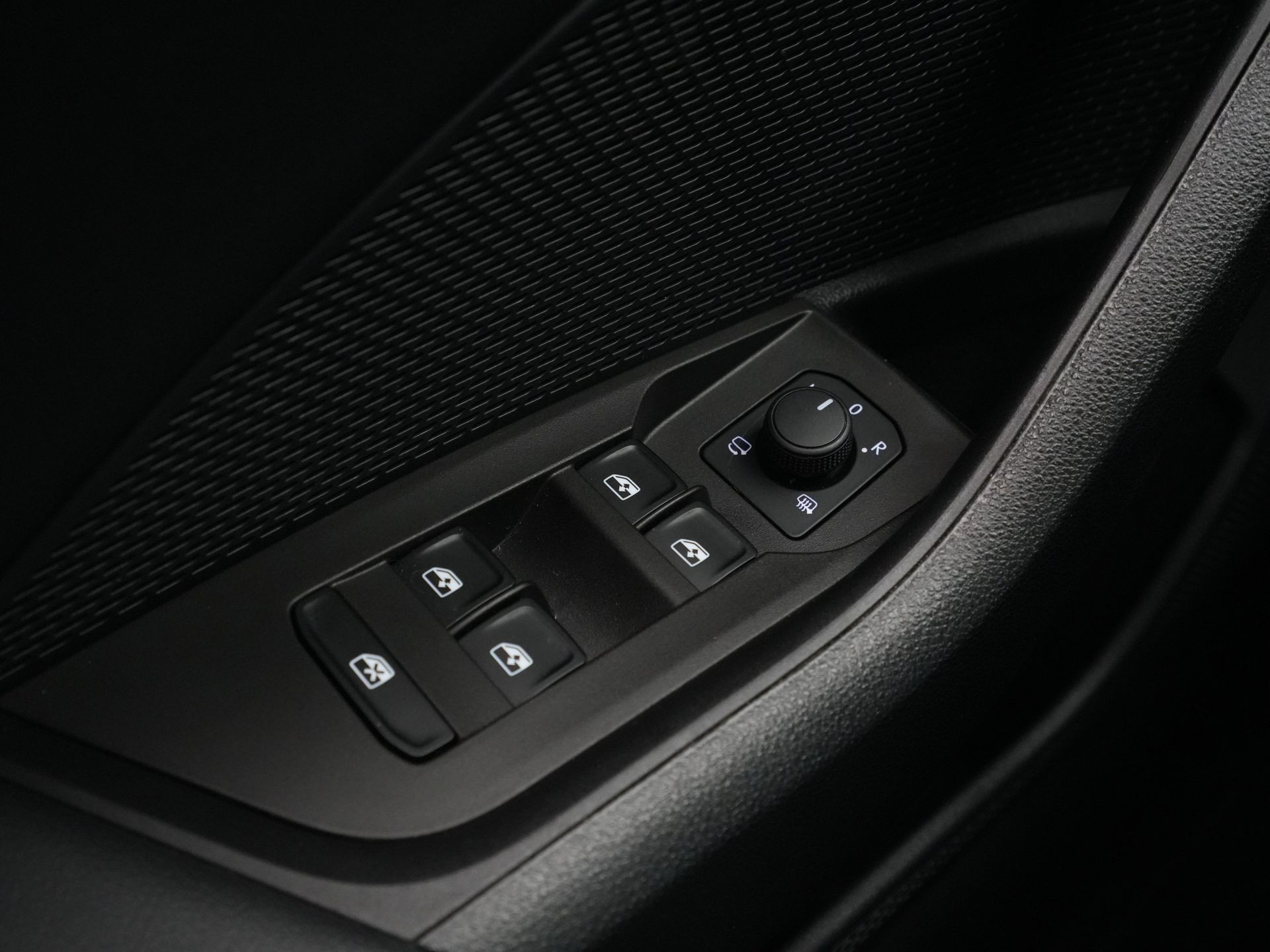 Škoda - Octavia Combi 1.0 e-TSI Sport Business Black Edition - 2024