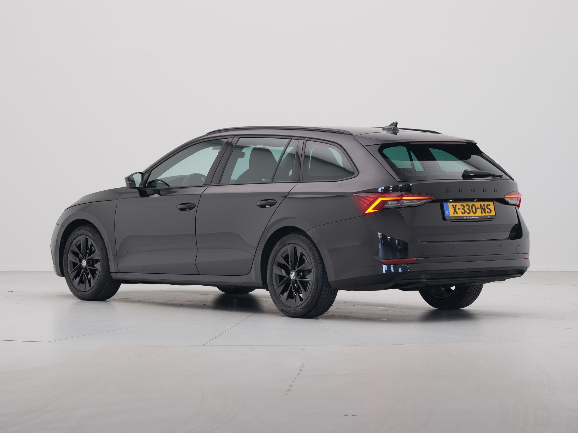 Škoda - Octavia Combi 1.0 e-TSI Sport Business Black Edition - 2024