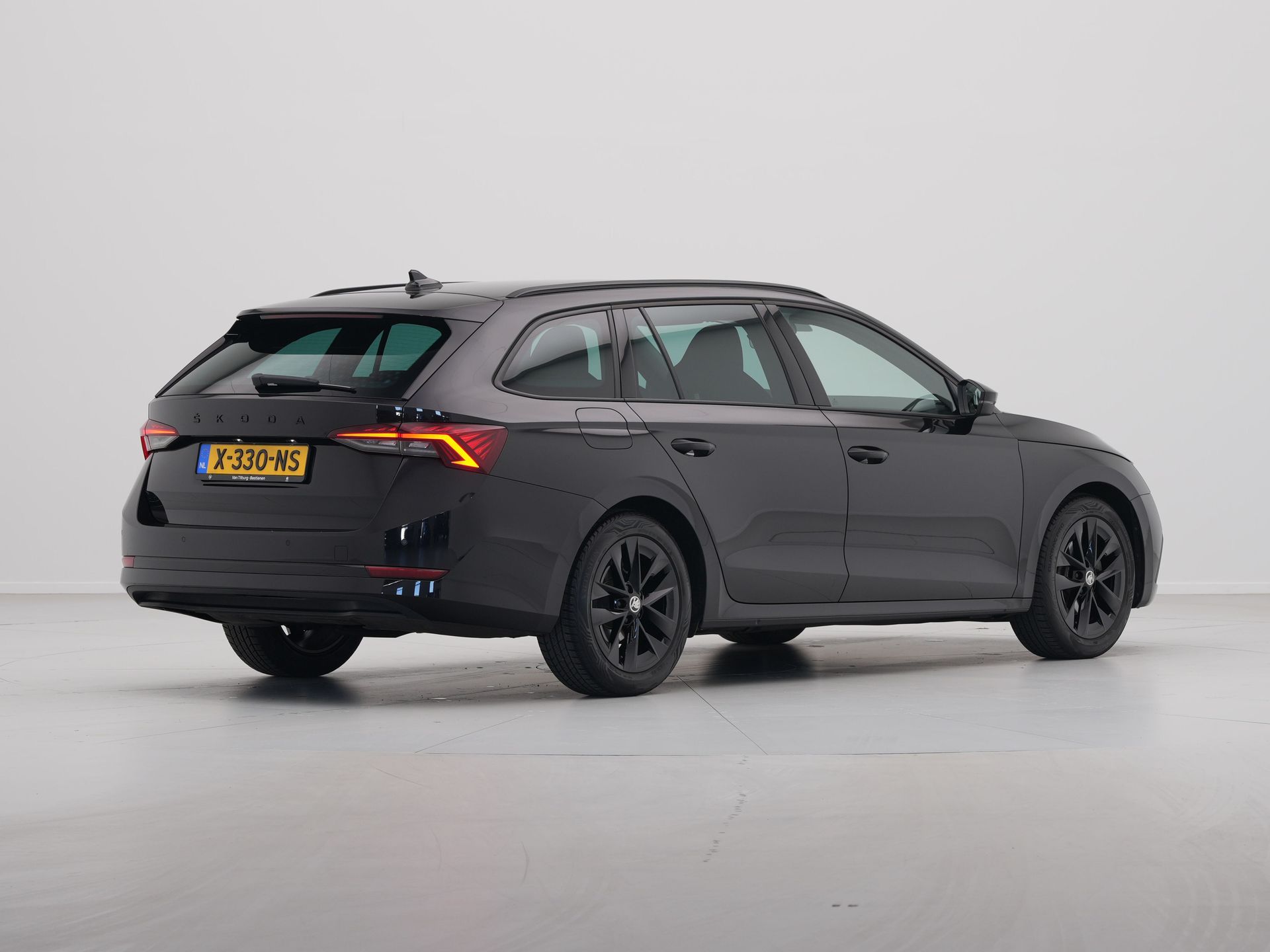 Škoda - Octavia Combi 1.0 e-TSI Sport Business Black Edition - 2024