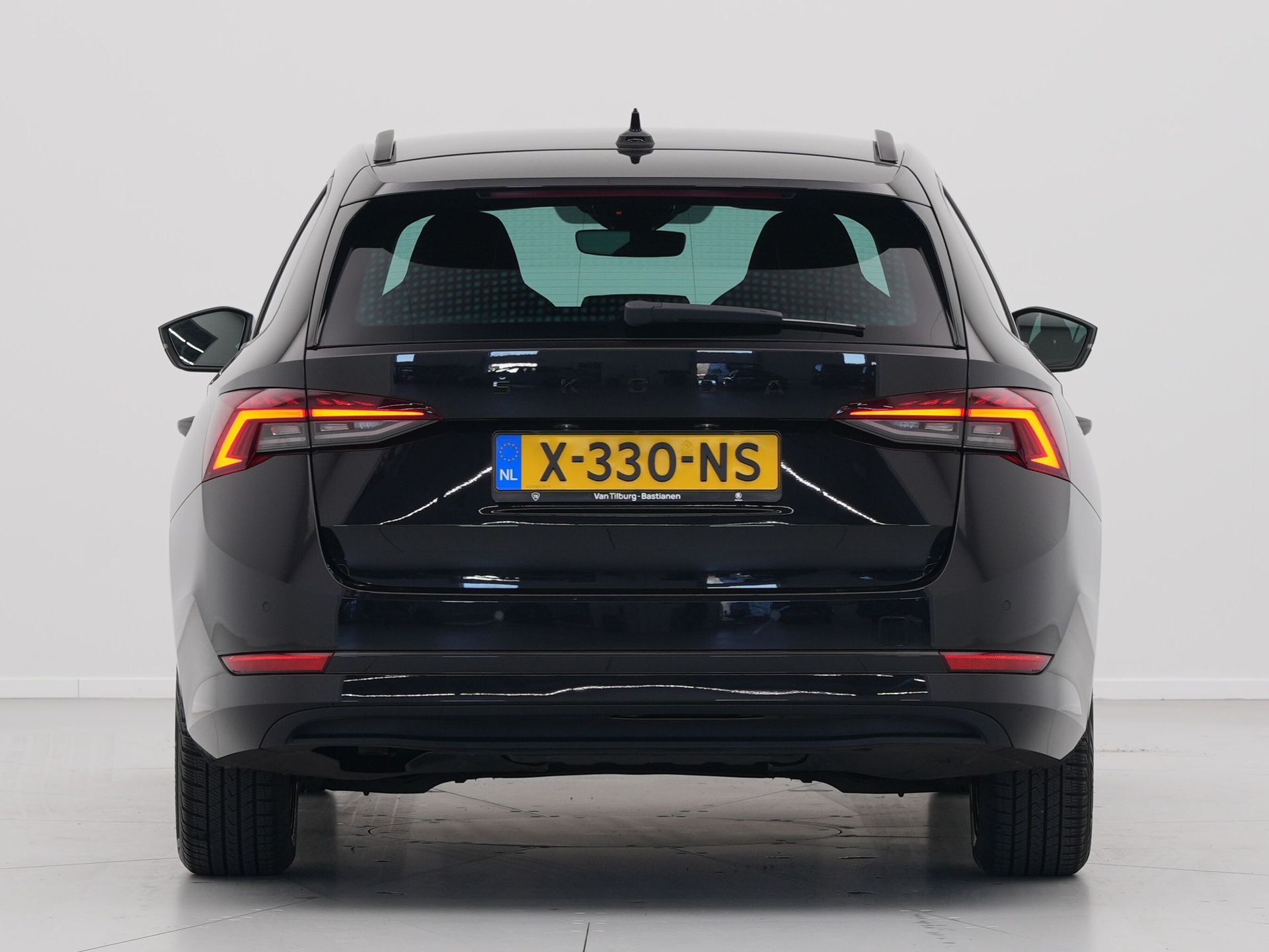 Škoda - Octavia Combi 1.0 e-TSI Sport Business Black Edition - 2024