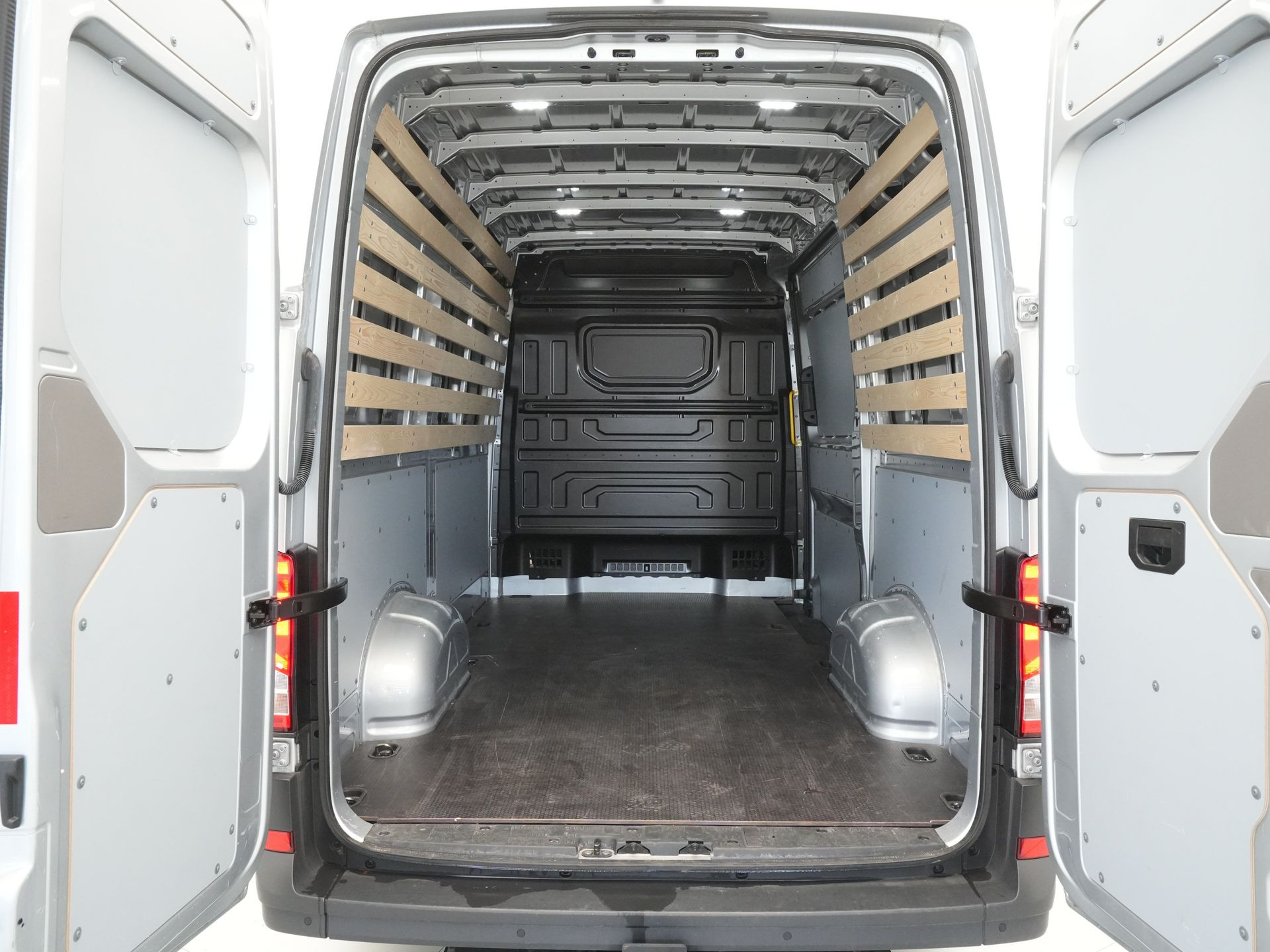 Volkswagen - Crafter 30 2.0 TDI L3H3 Highline - 2024