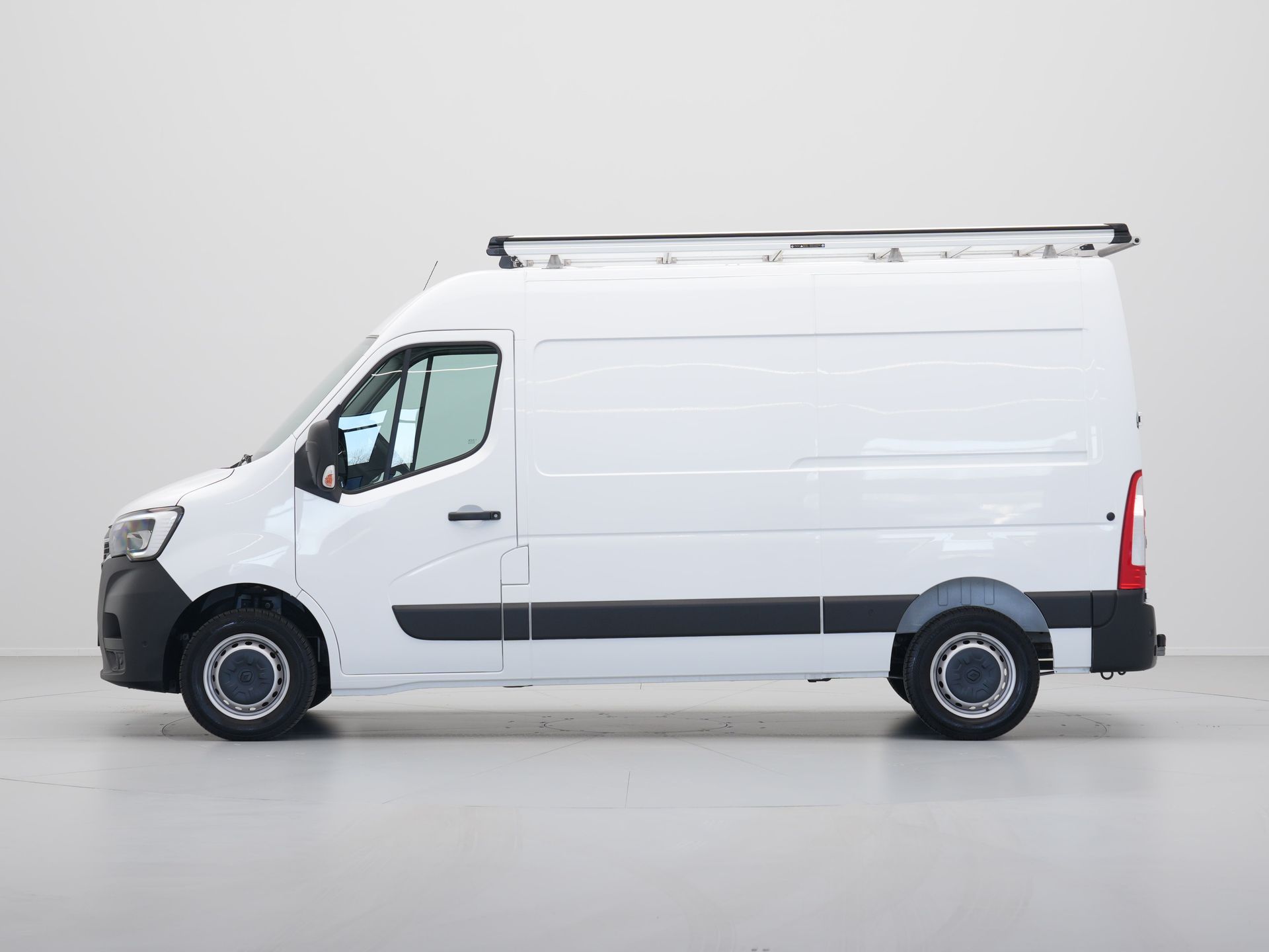 Renault - Master T35 2.3 dCi 135 L2H2 Comfort - 2023