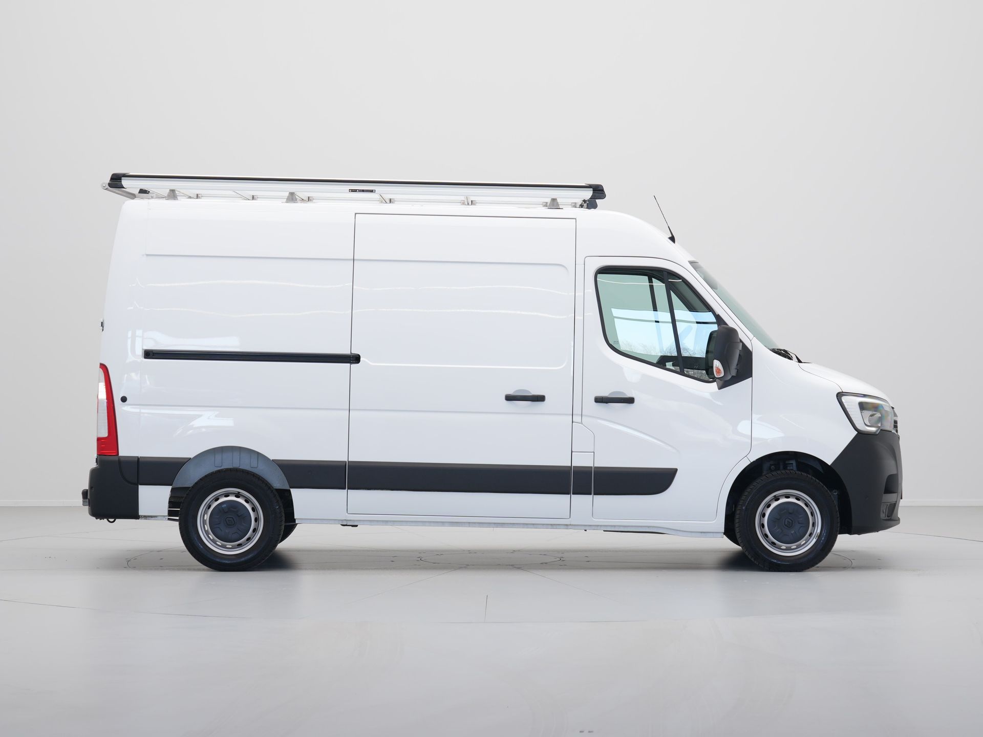 Renault - Master T35 2.3 dCi 135 L2H2 Comfort - 2023