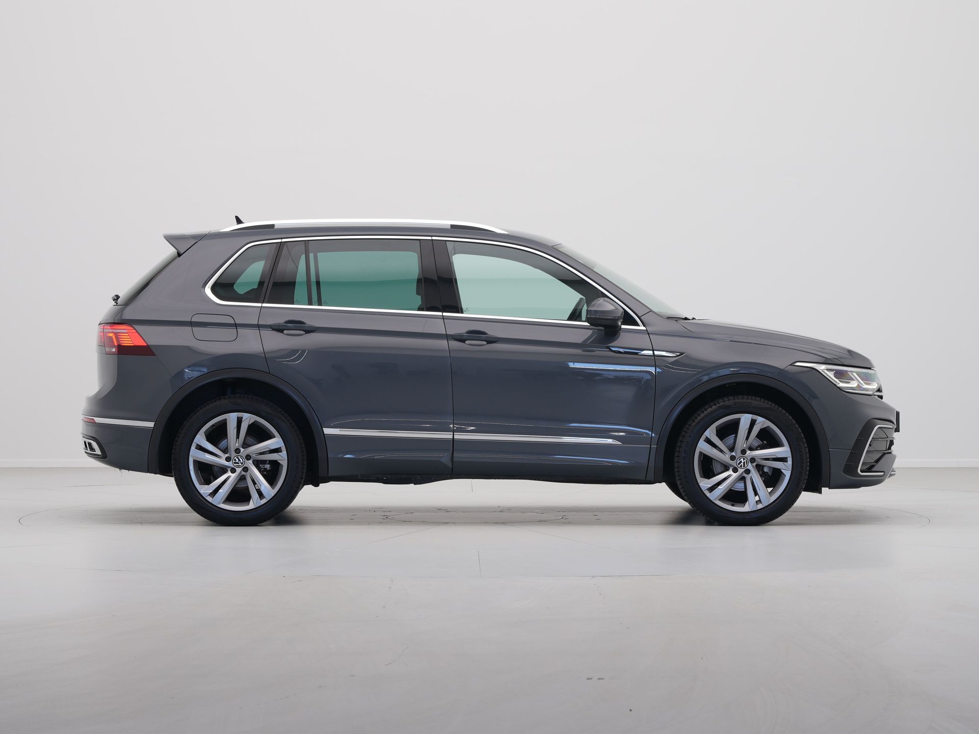 Volkswagen - Tiguan 1.5 TSI 150pk DSG R-Line Business+ - 2021