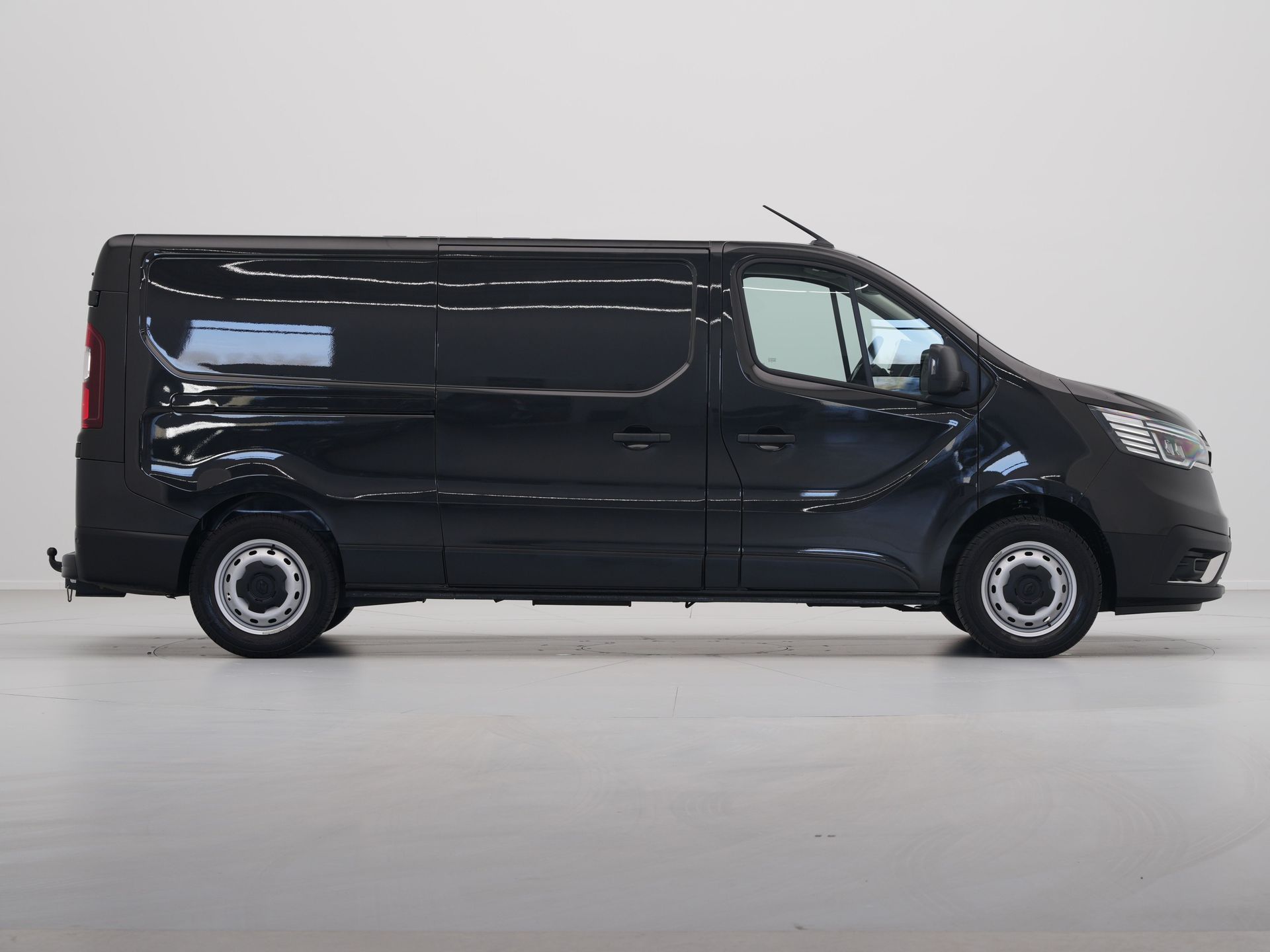 Renault - Trafic 2.0 dCi 130 T30 L2H1 Comfort - 2023