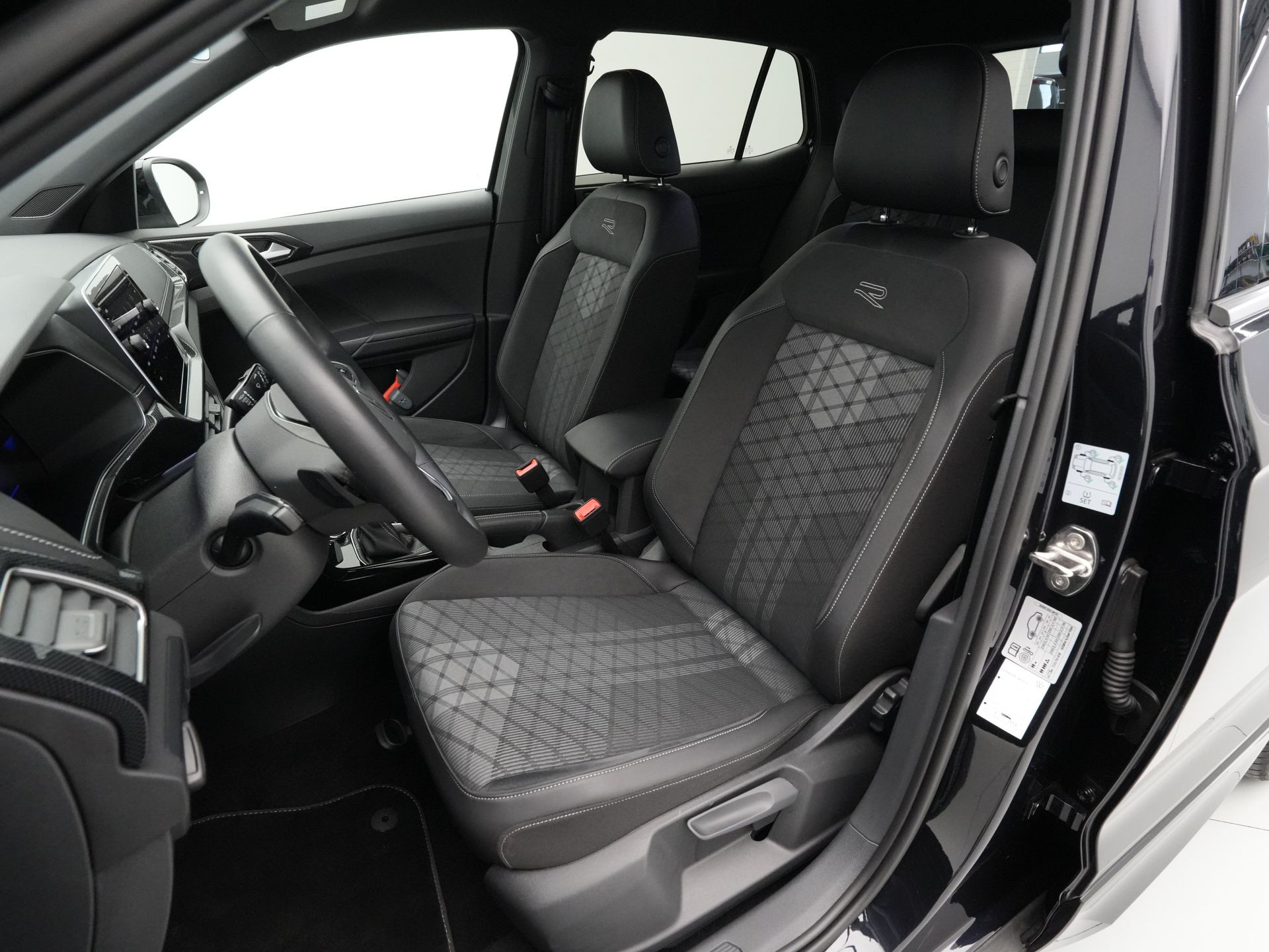 Volkswagen - T-Cross 1.0 TSI 115pk DSG R-Line - 2024