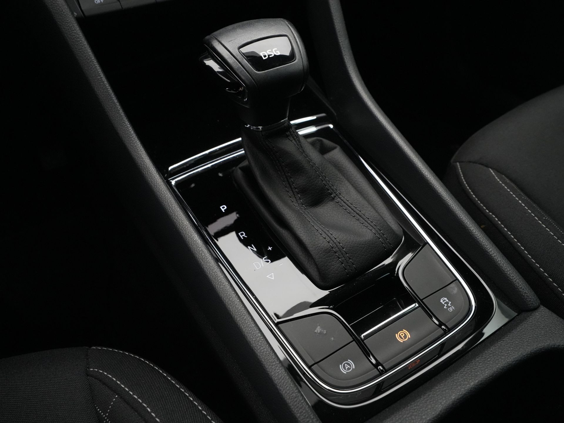 Škoda - Karoq 1.5 TSI ACT 150pk DSG Ambition Business - 2019