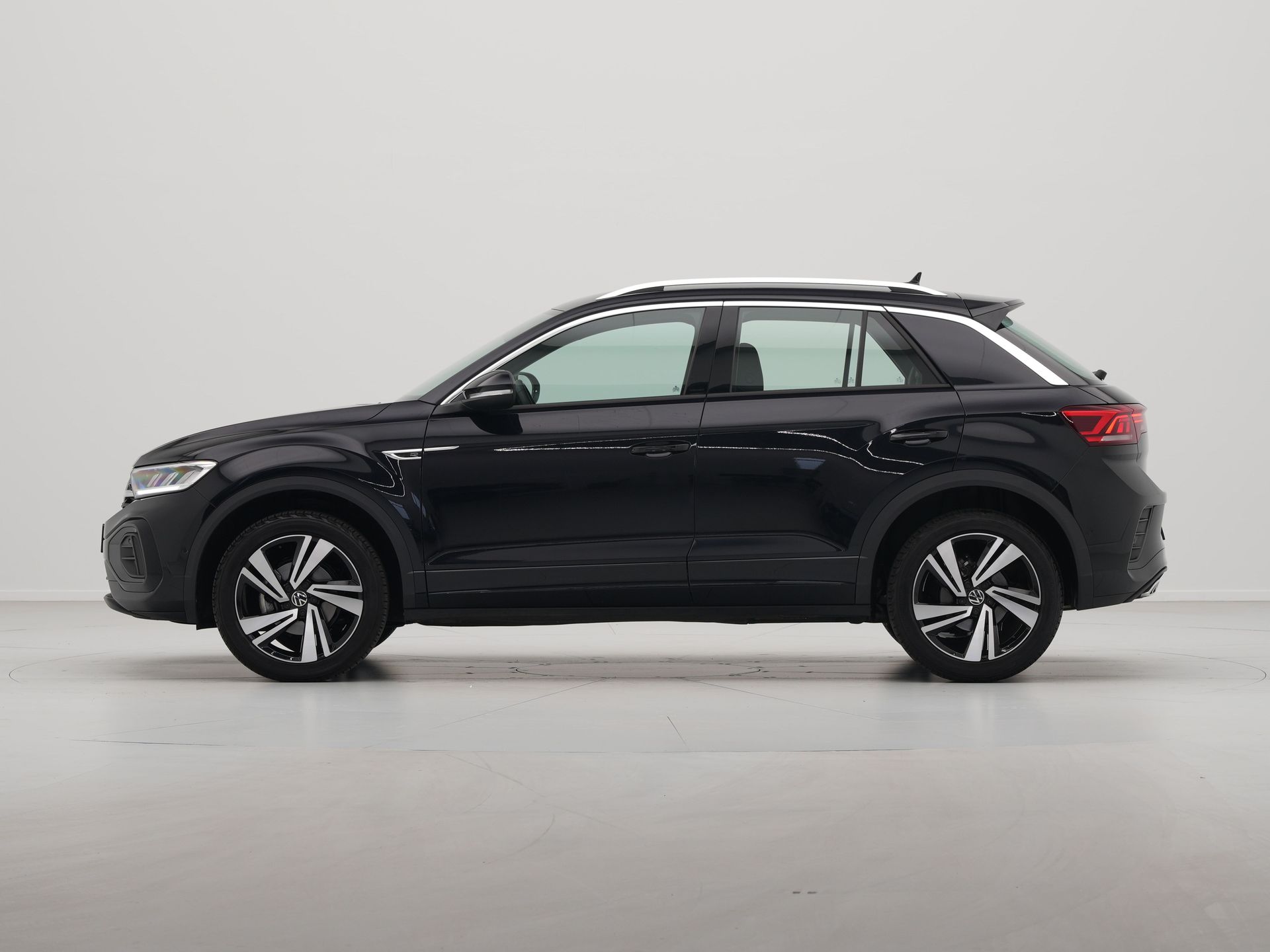 Volkswagen - T-Roc 1.5 TSI 150pk DSG R-Line - 2024
