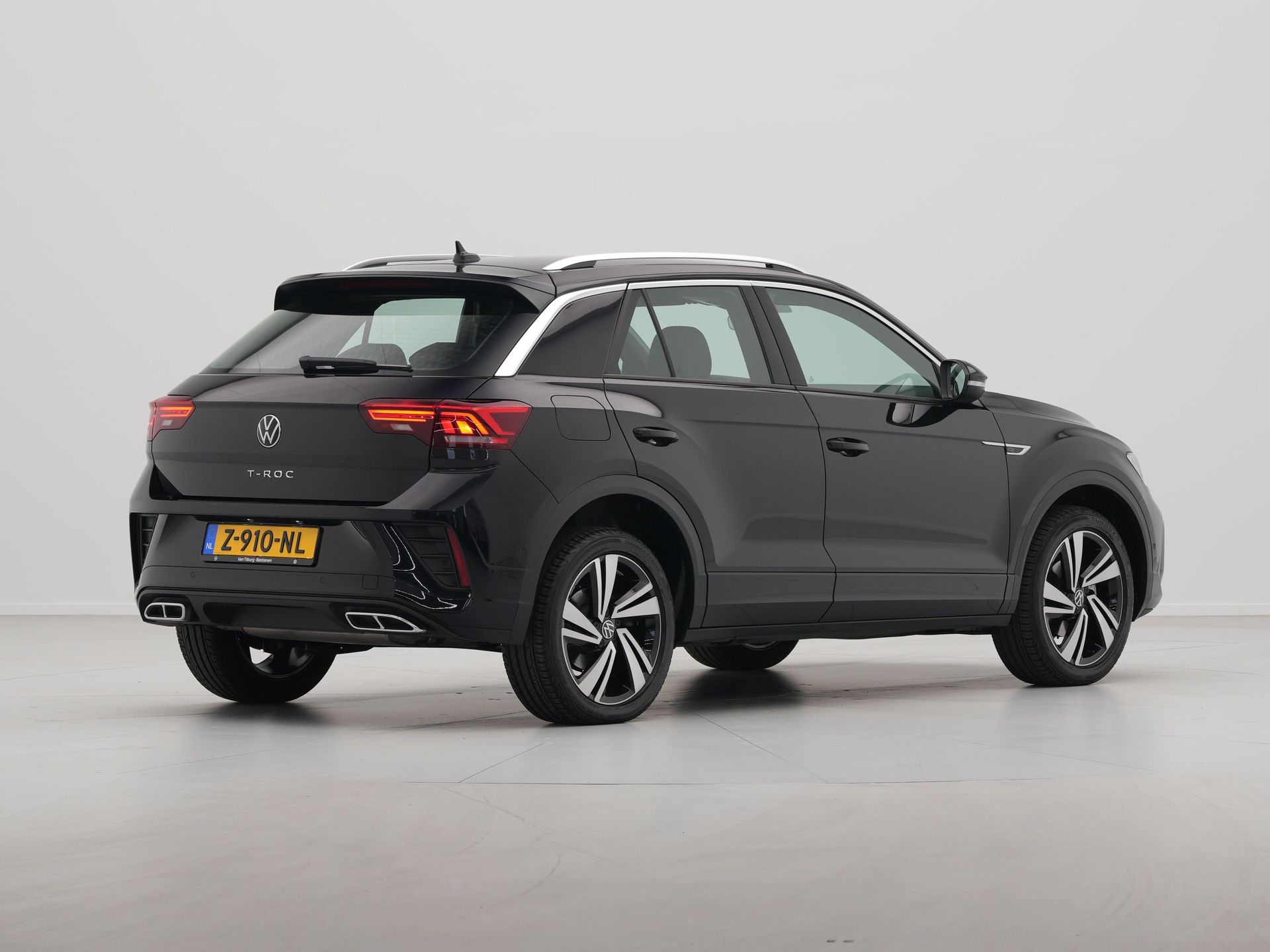 Volkswagen - T-Roc 1.5 TSI 150pk DSG R-Line - 2024