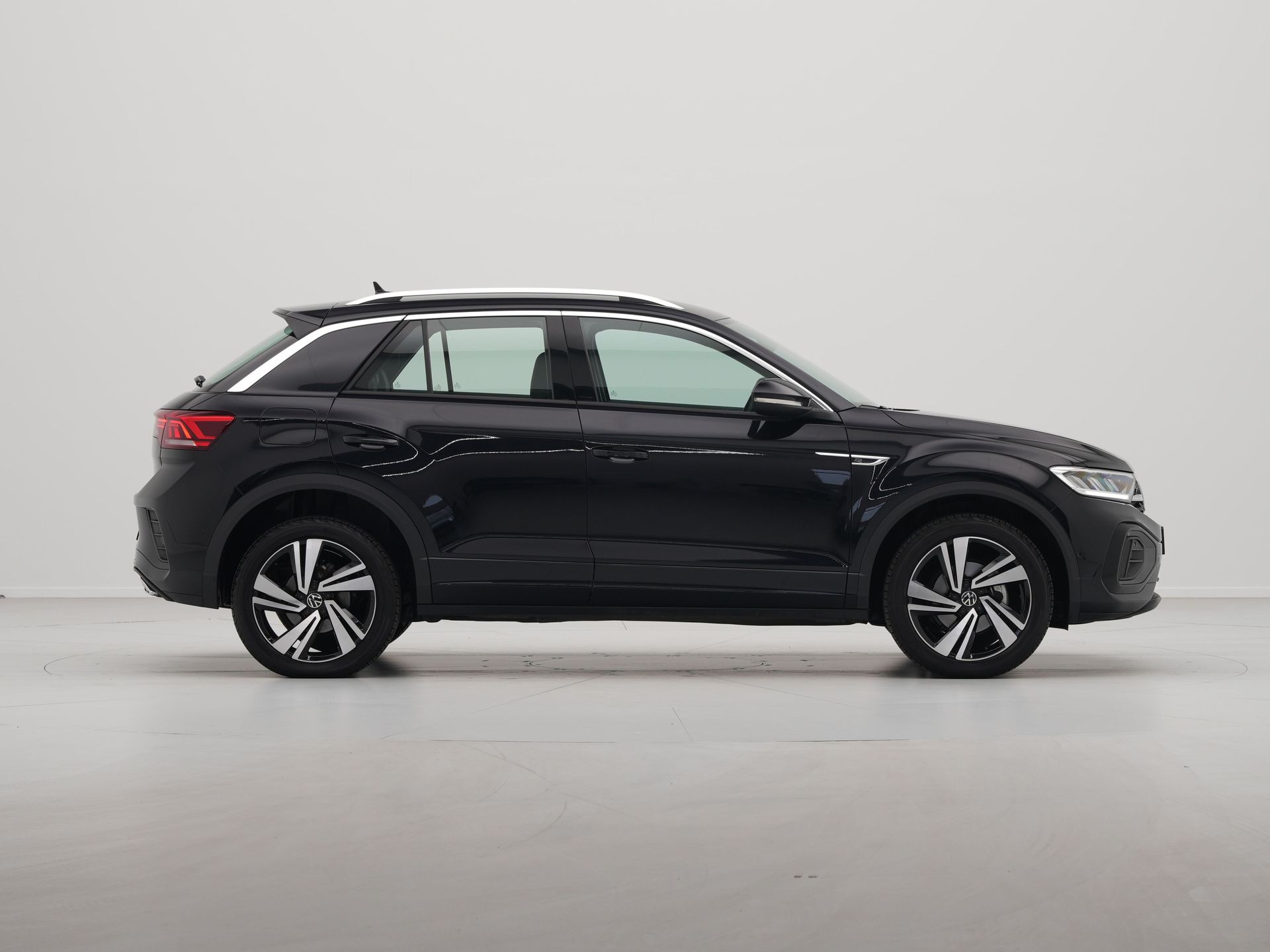 Volkswagen - T-Roc 1.5 TSI 150pk DSG R-Line - 2024