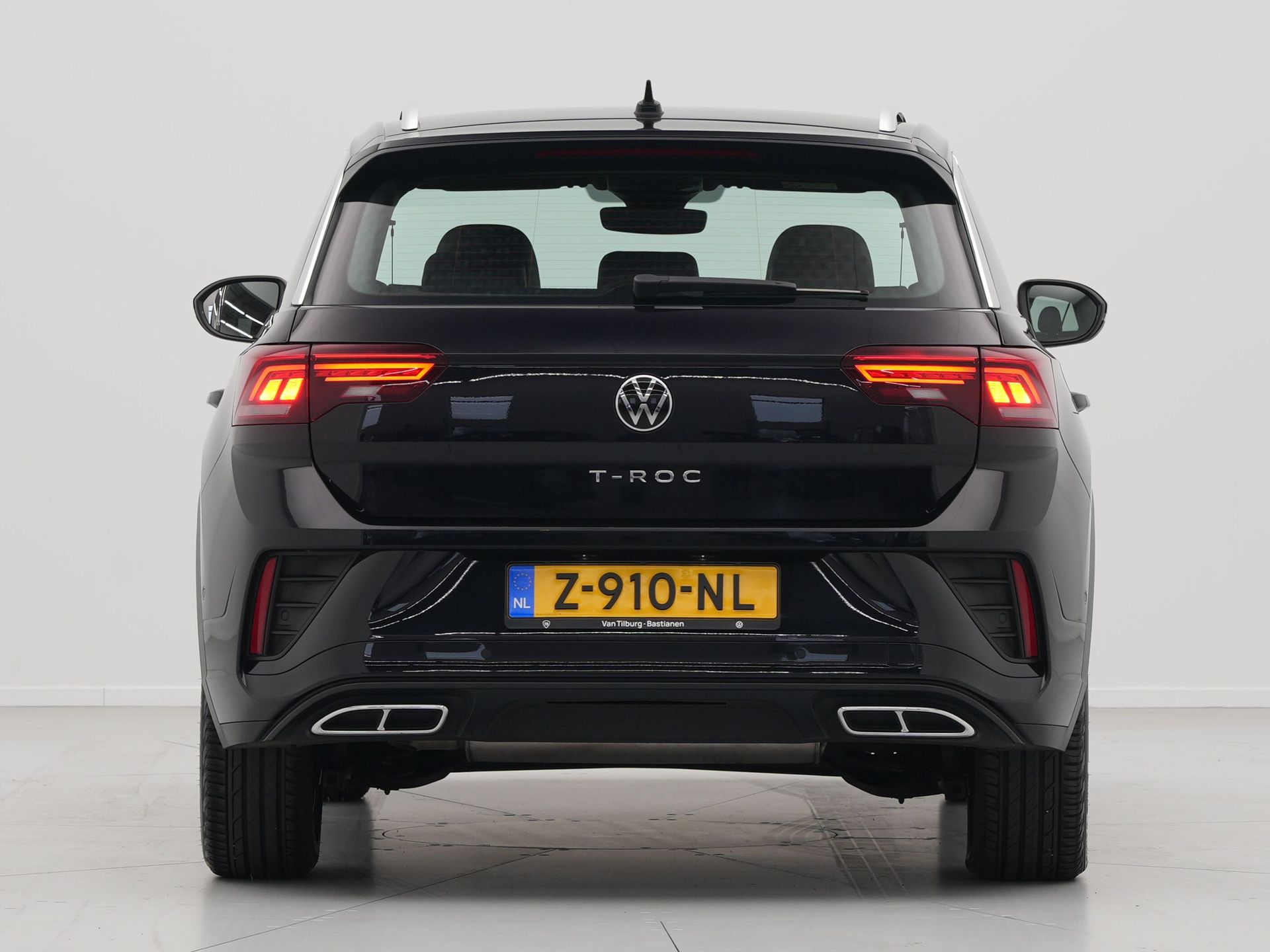 Volkswagen - T-Roc 1.5 TSI 150pk DSG R-Line - 2024