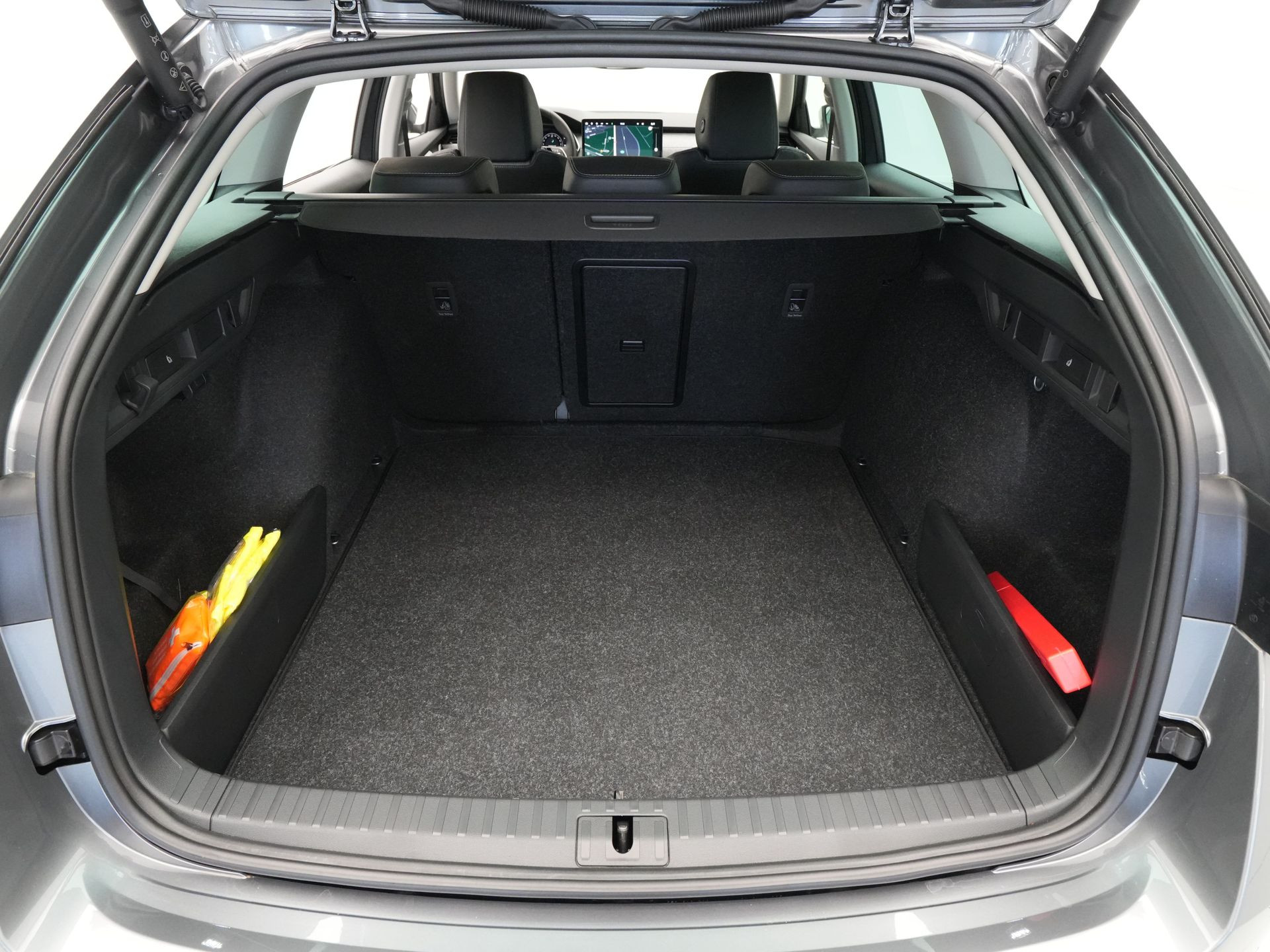 Škoda - Octavia Combi 1.5 TSI MHEV Business Edition - 2024