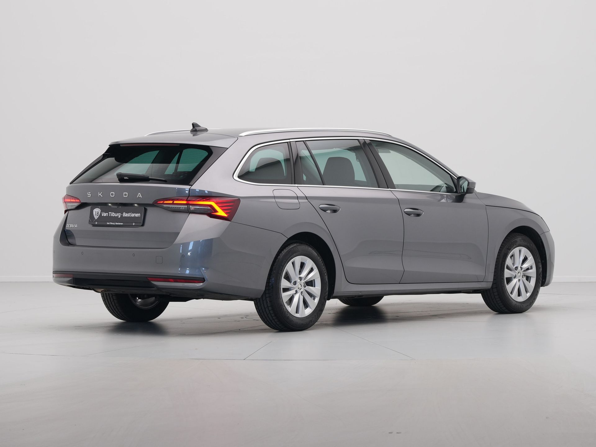 Škoda - Octavia Combi 1.5 TSI MHEV Business Edition - 2024