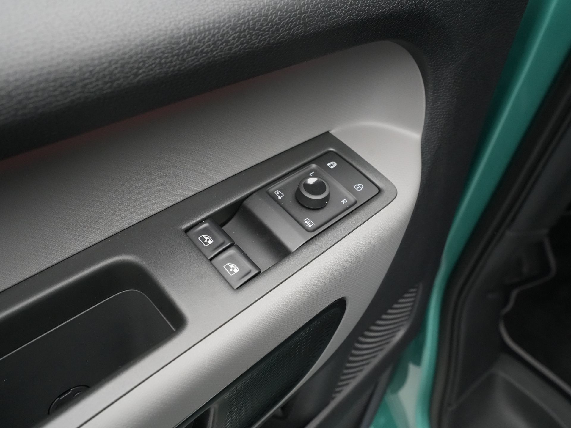 Volkswagen - ID. Buzz Pro 77kWh - 2023