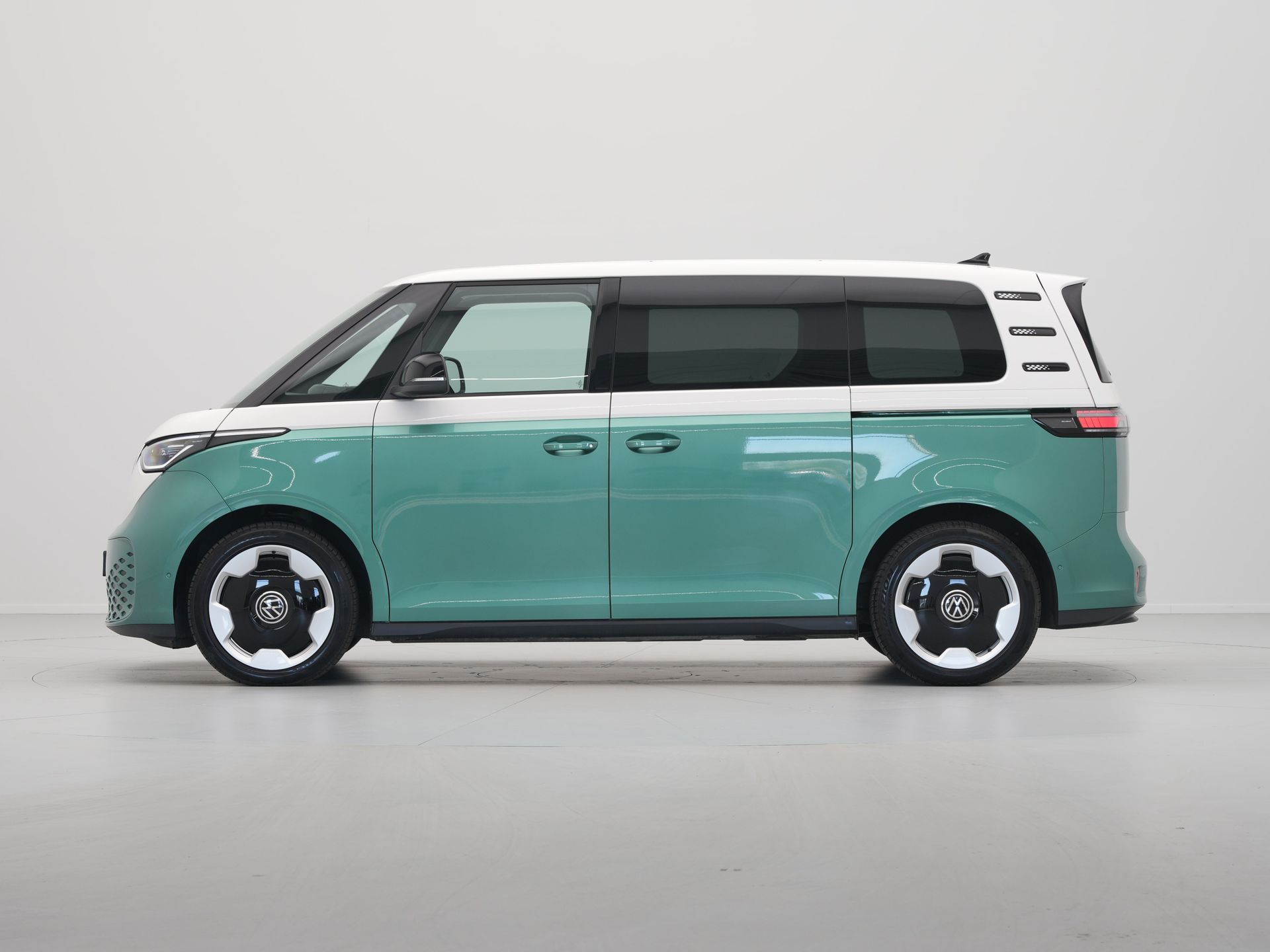 Volkswagen - ID. Buzz Pro 77kWh - 2023