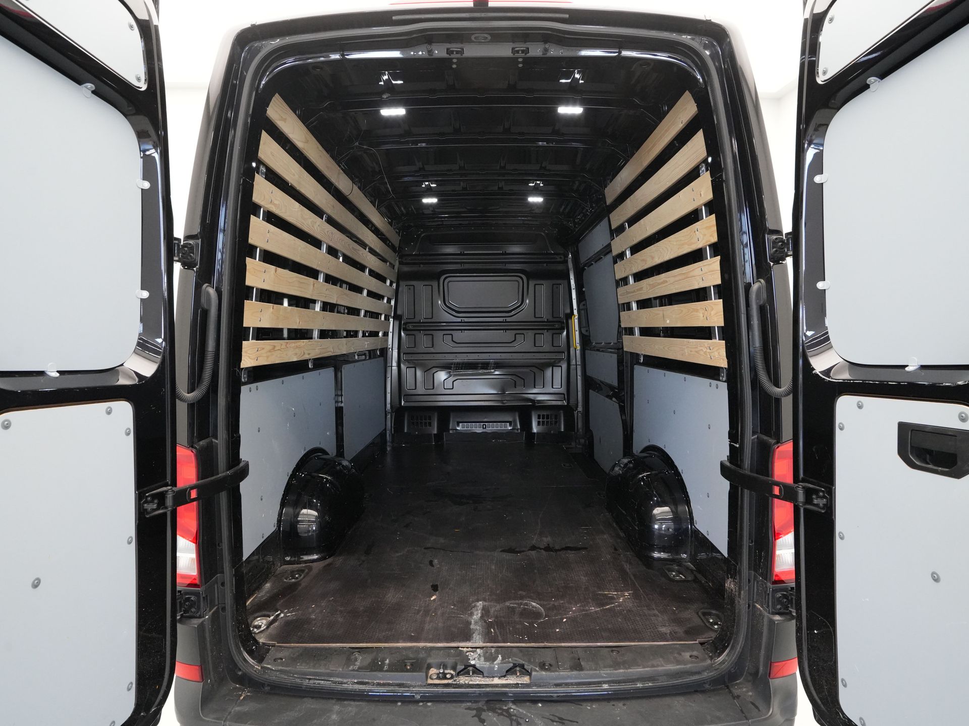 Volkswagen - Crafter 35 2.0 TDI L3H3 Highline EURO VI - 2024