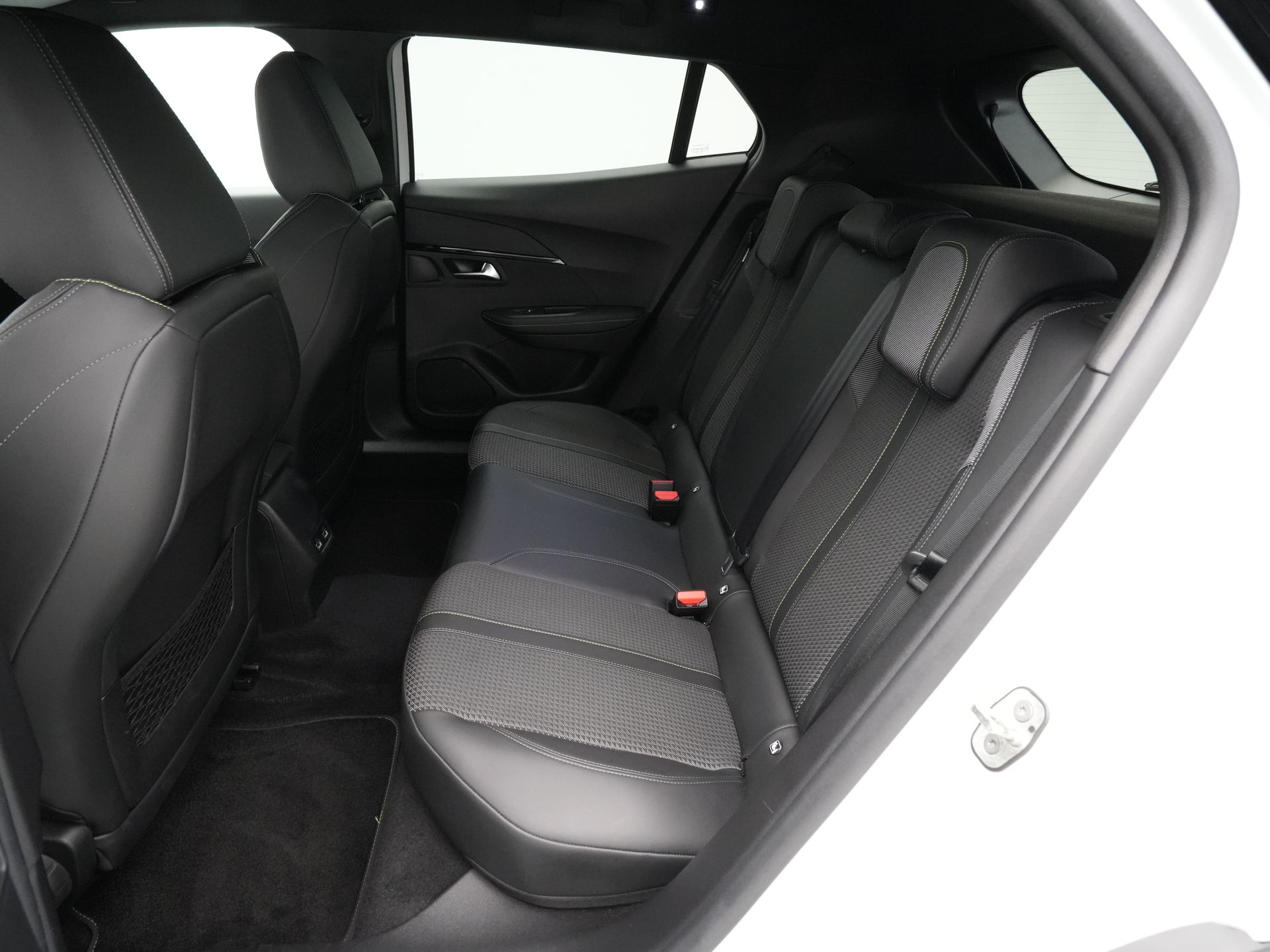 Peugeot - e-2008 EV GT 50 kWh 136pk - 2021