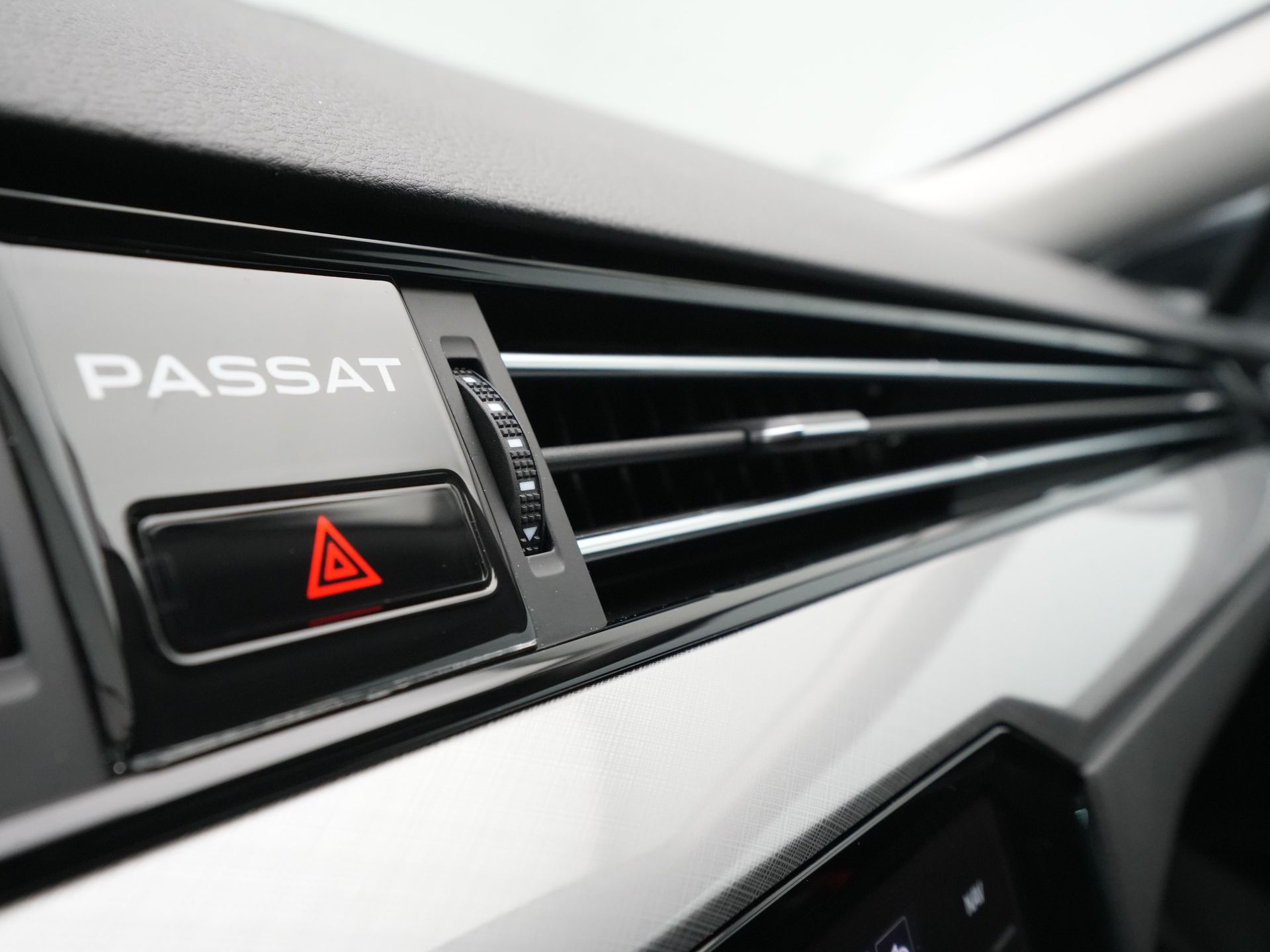 Volkswagen - Passat Variant 1.5 TSI 150pk DSG Business - 2023