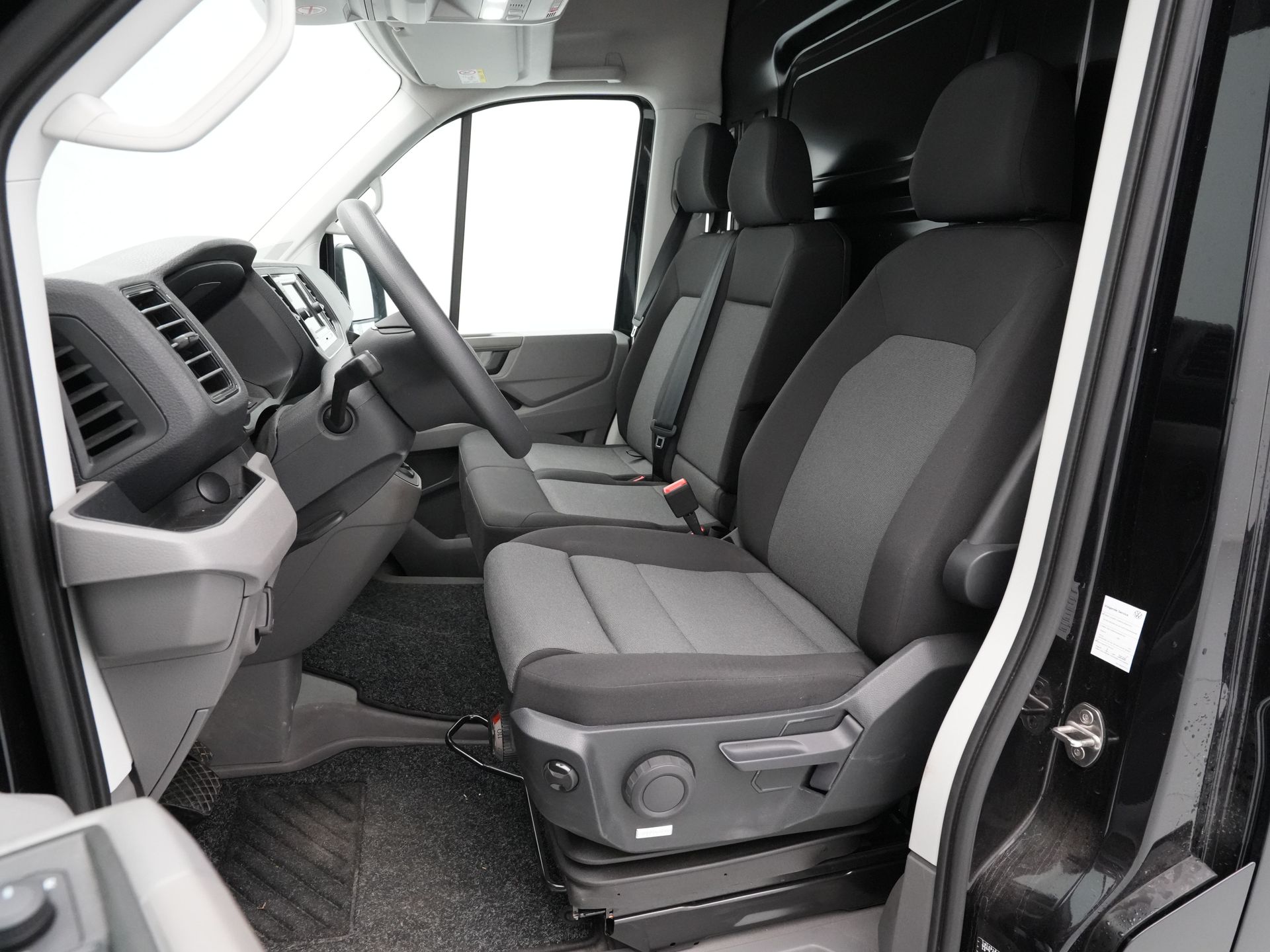 Volkswagen - Crafter 30 2.0 TDI 140pk DSG L3H3 Highline - 2024