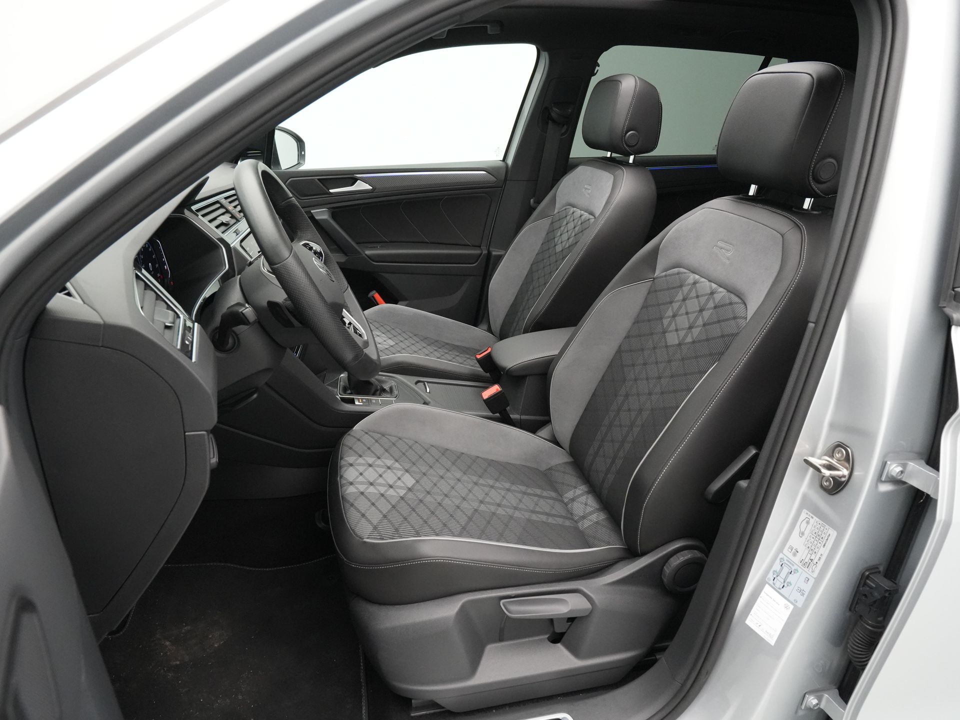 Volkswagen - Tiguan 1.5 TSI 150pk DSG R-Line Business - 2023