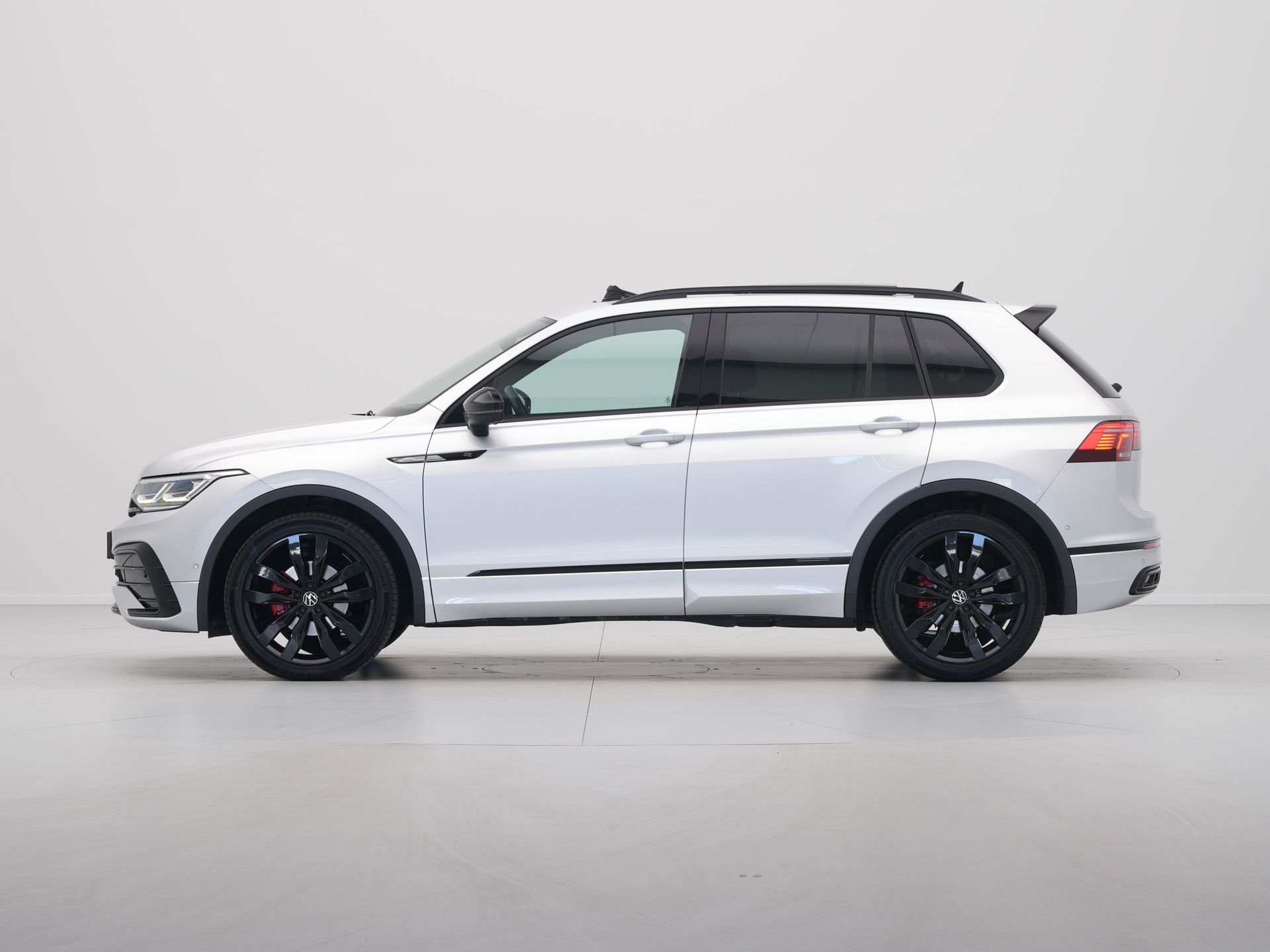 Volkswagen - Tiguan 1.5 TSI 150pk DSG R-Line Business - 2023