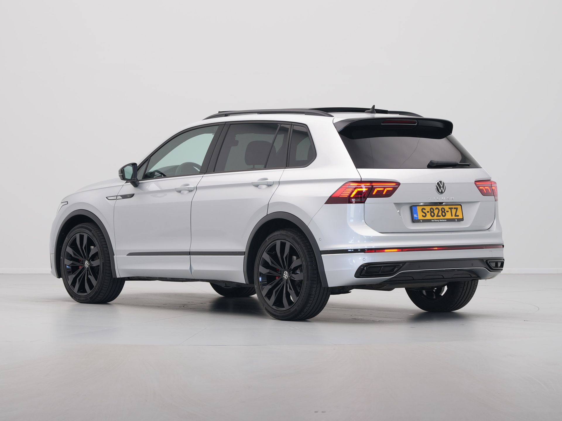Volkswagen - Tiguan 1.5 TSI 150pk DSG R-Line Business - 2023
