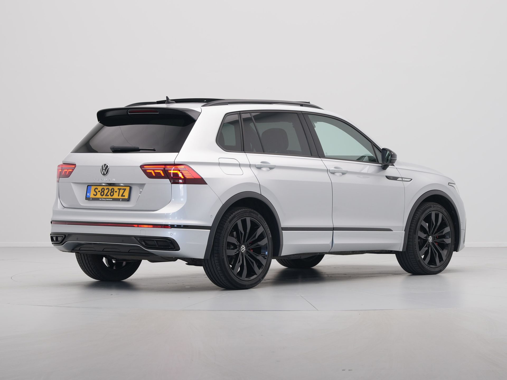 Volkswagen - Tiguan 1.5 TSI 150pk DSG R-Line Business - 2023