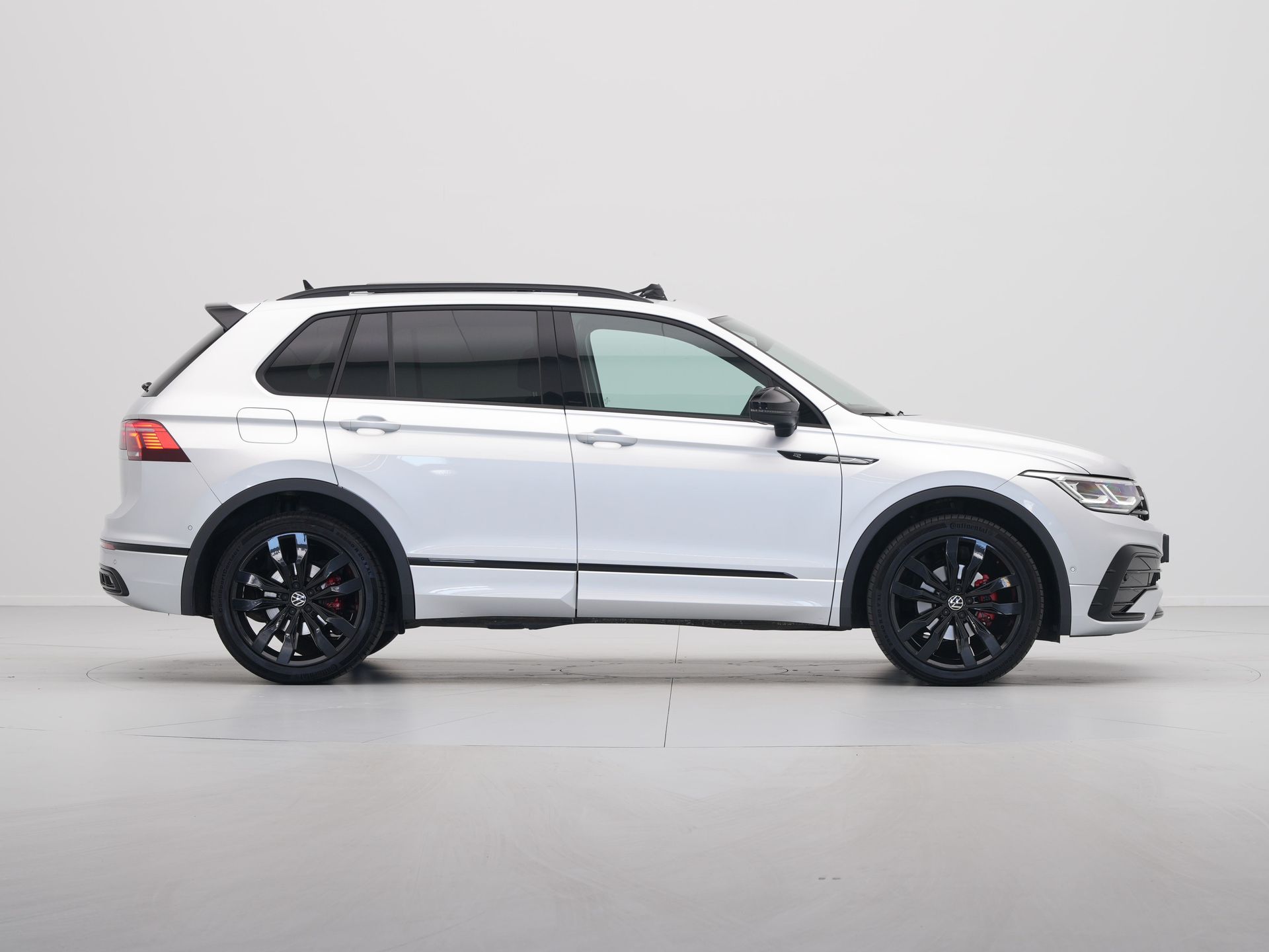 Volkswagen - Tiguan 1.5 TSI 150pk DSG R-Line Business - 2023