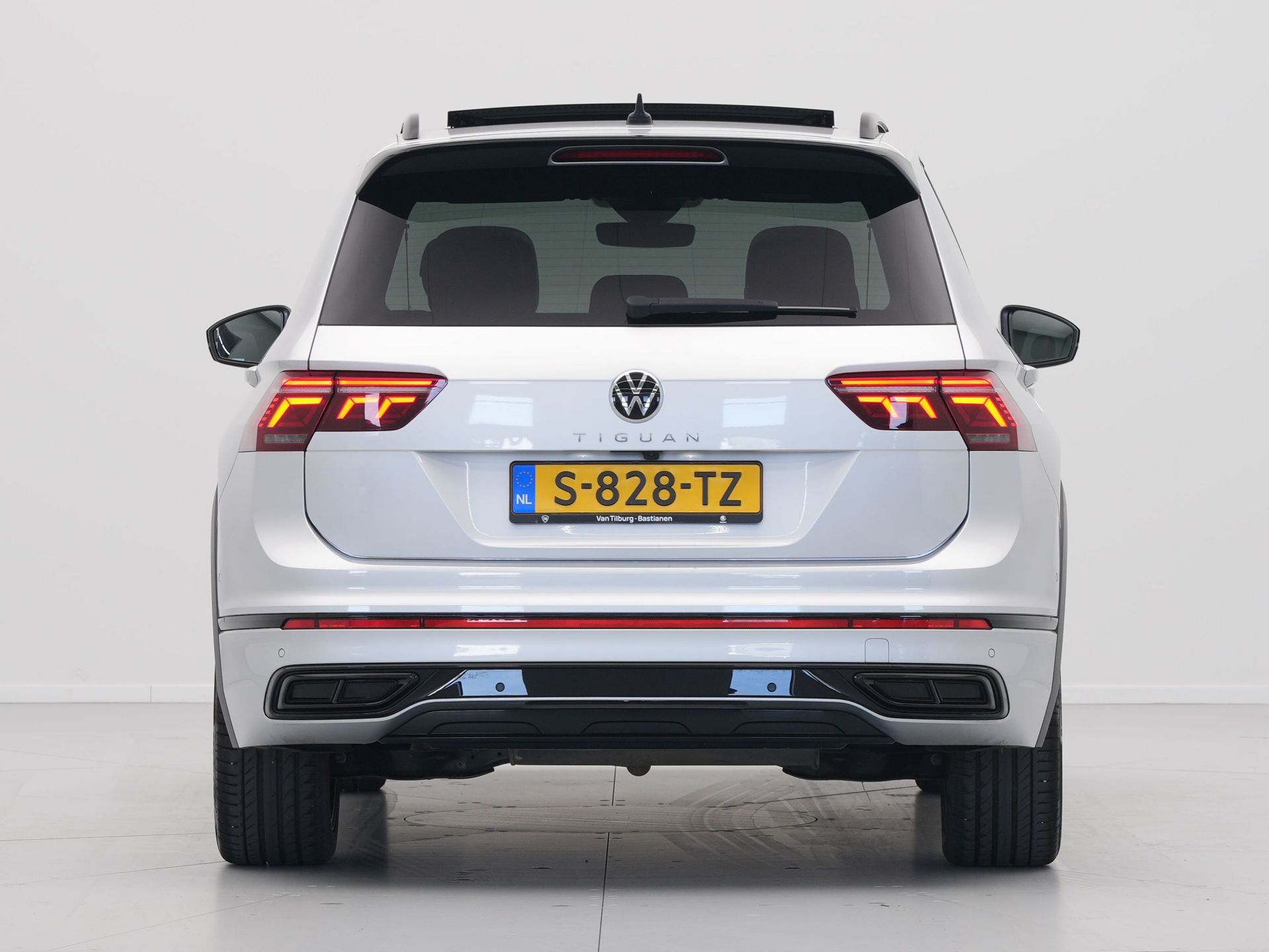 Volkswagen - Tiguan 1.5 TSI 150pk DSG R-Line Business - 2023