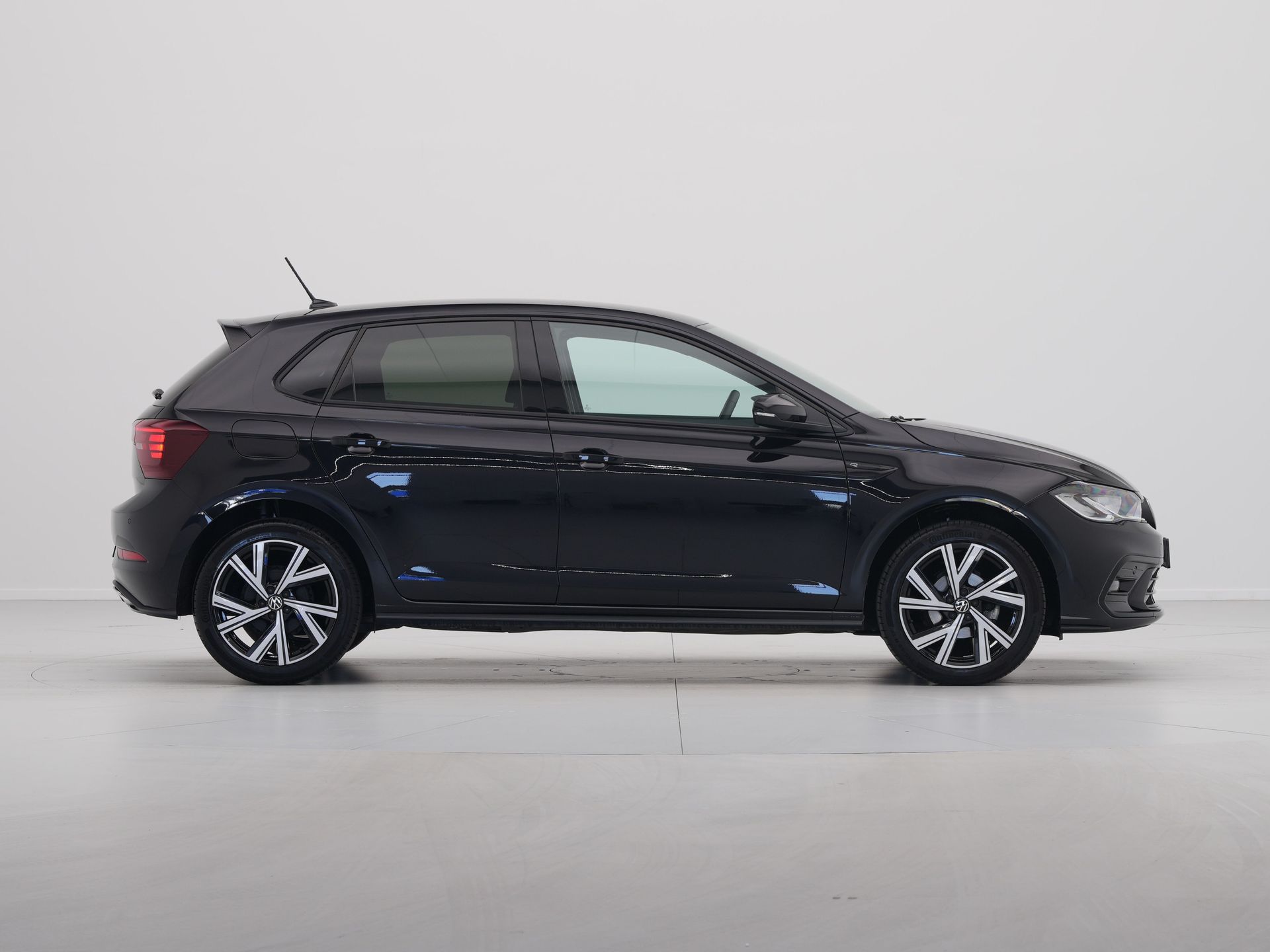 Volkswagen - Polo 1.0 TSI 95pk DSG R-Line - 2024