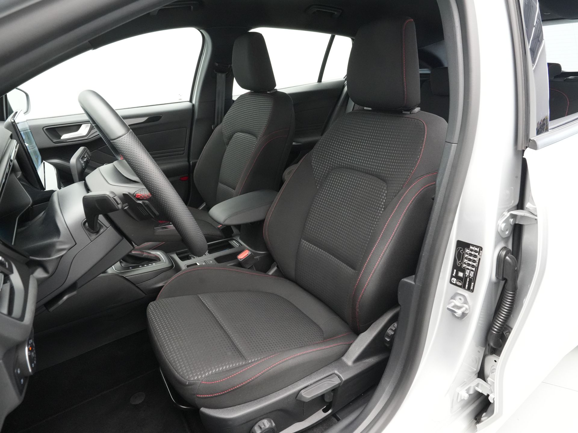 Ford - FOCUS Wagon 1.0 EcoBoost Hybrid 125pk ST line - 2023
