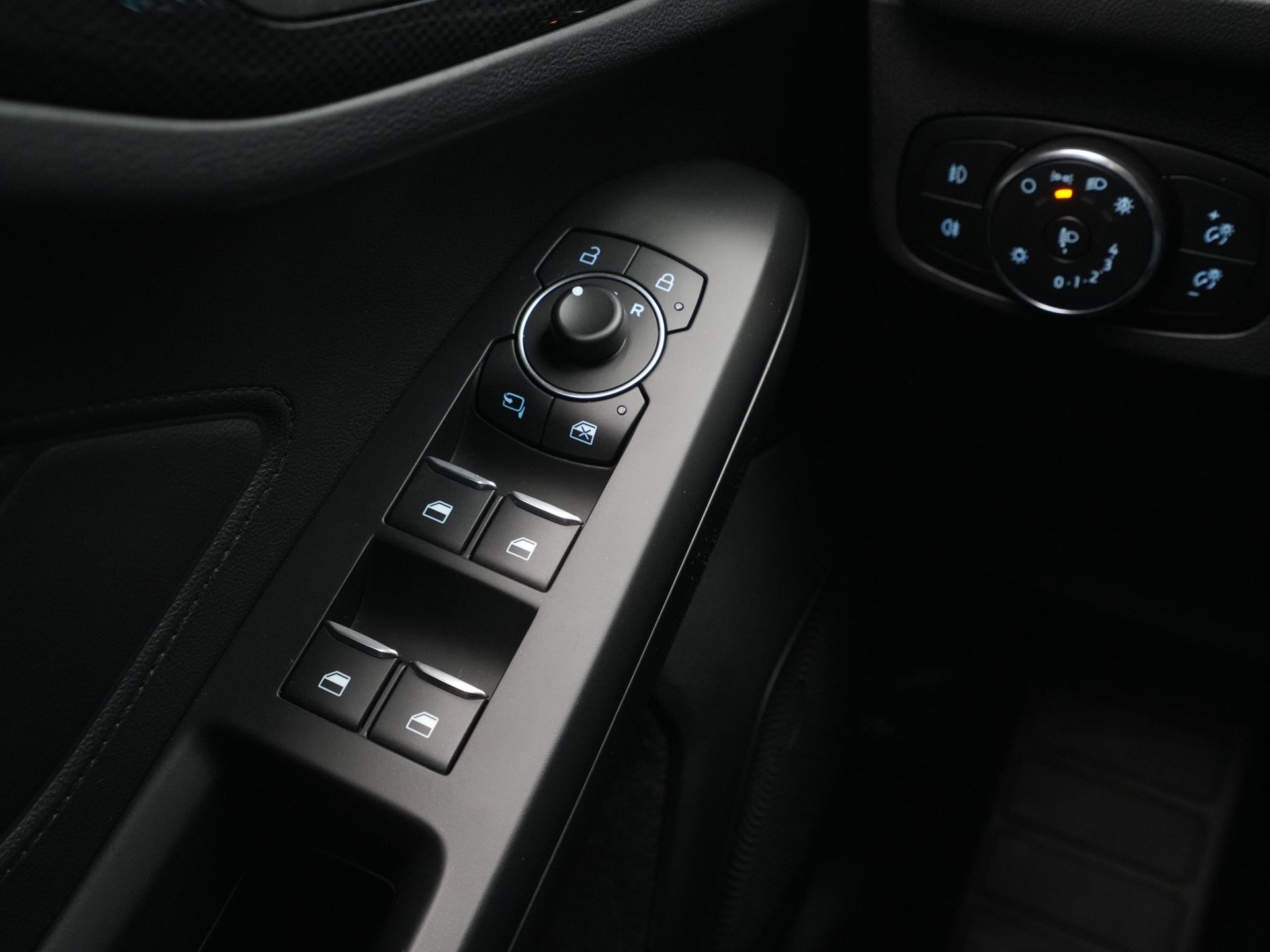 Ford - FOCUS Wagon 1.0 EcoBoost Hybrid 125pk ST line - 2023