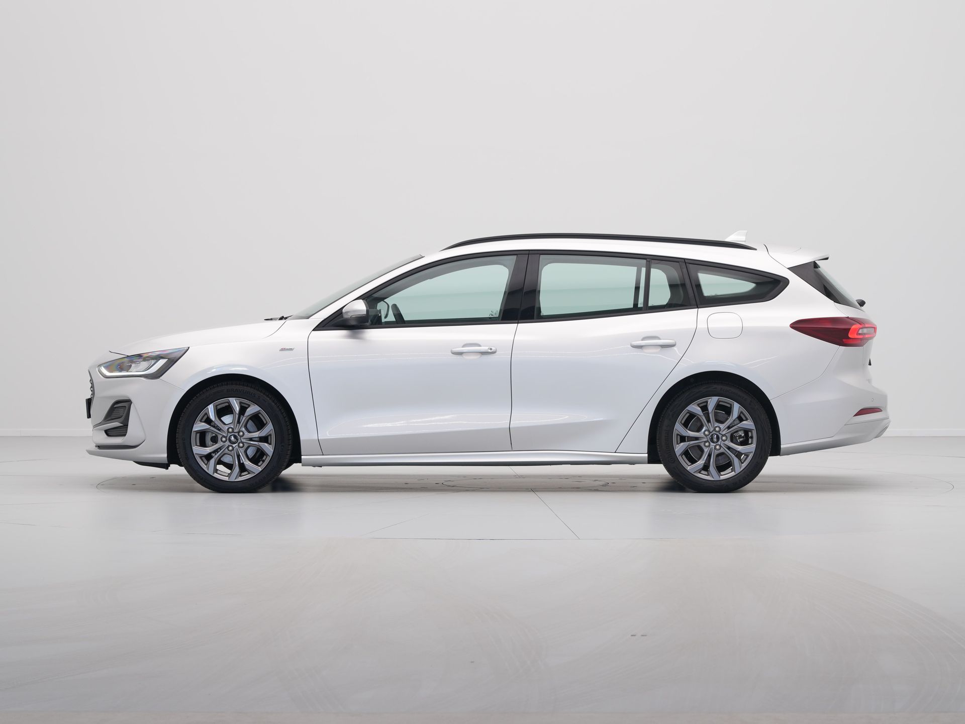 Ford - FOCUS Wagon 1.0 EcoBoost Hybrid 125pk ST line - 2023