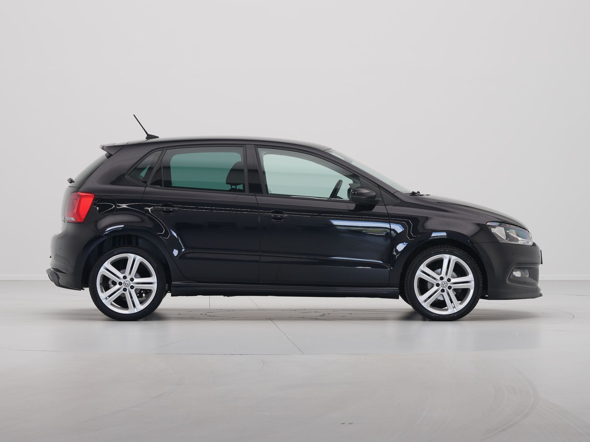 Volkswagen - Polo 1.2 TSI 90pk Edition R-Line - 2015