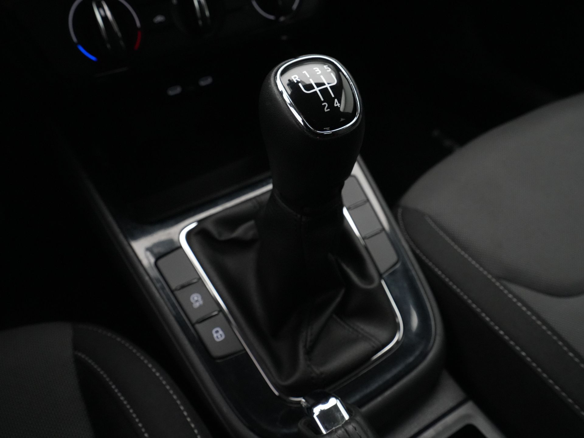 Škoda - Fabia 1.0 TSI 95pk Ambition - 2024