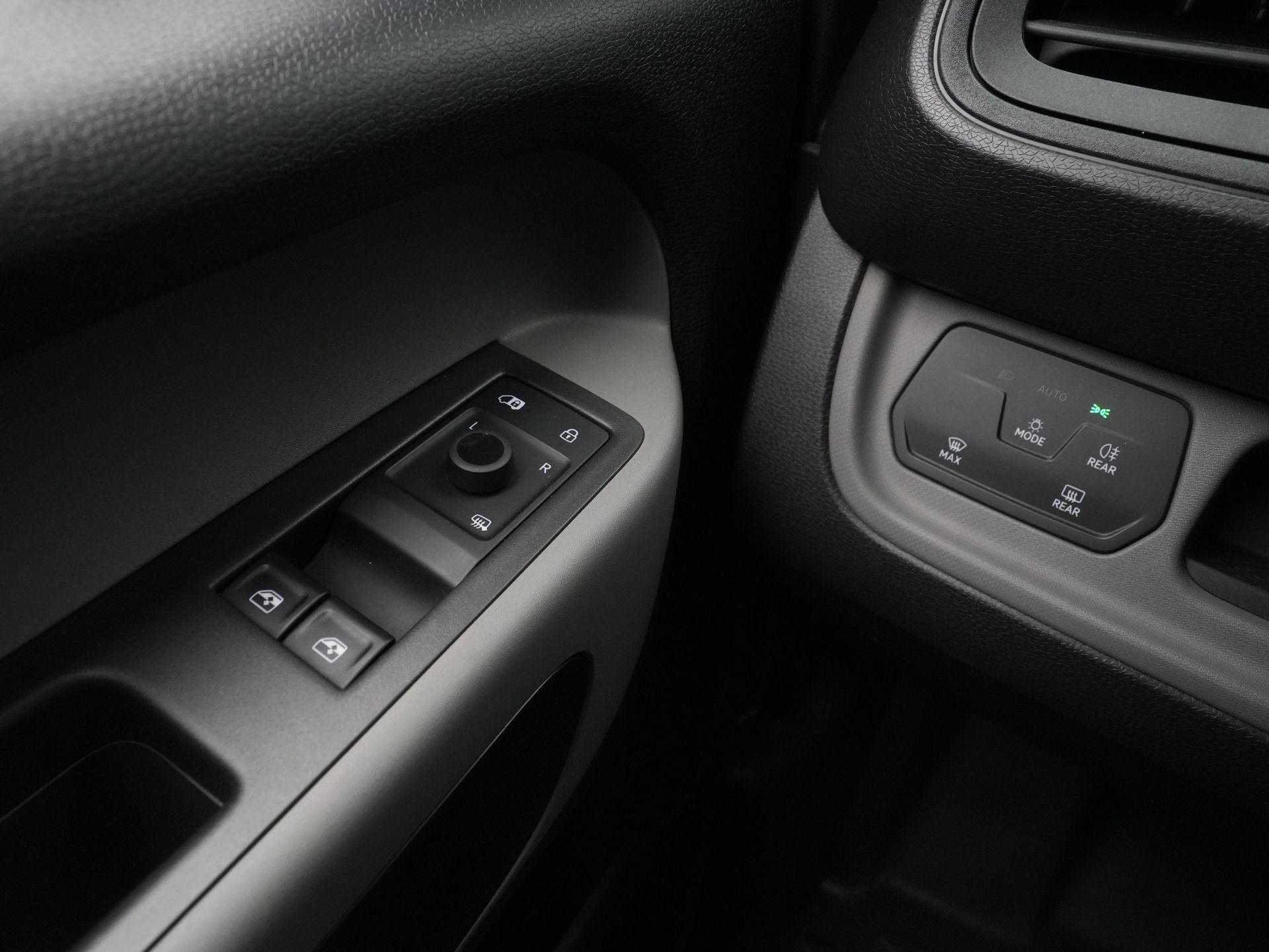 Volkswagen - ID. Buzz Cargo 77 kWh - 2023