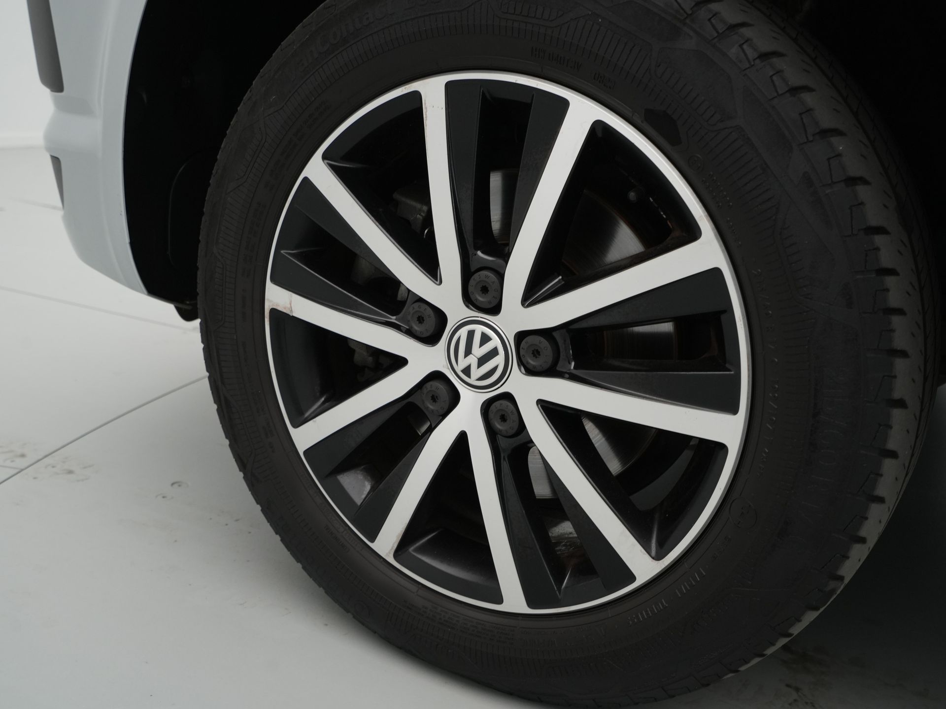 Volkswagen - Transporter 2.0 TDI L2H1 DC Highline - 2020