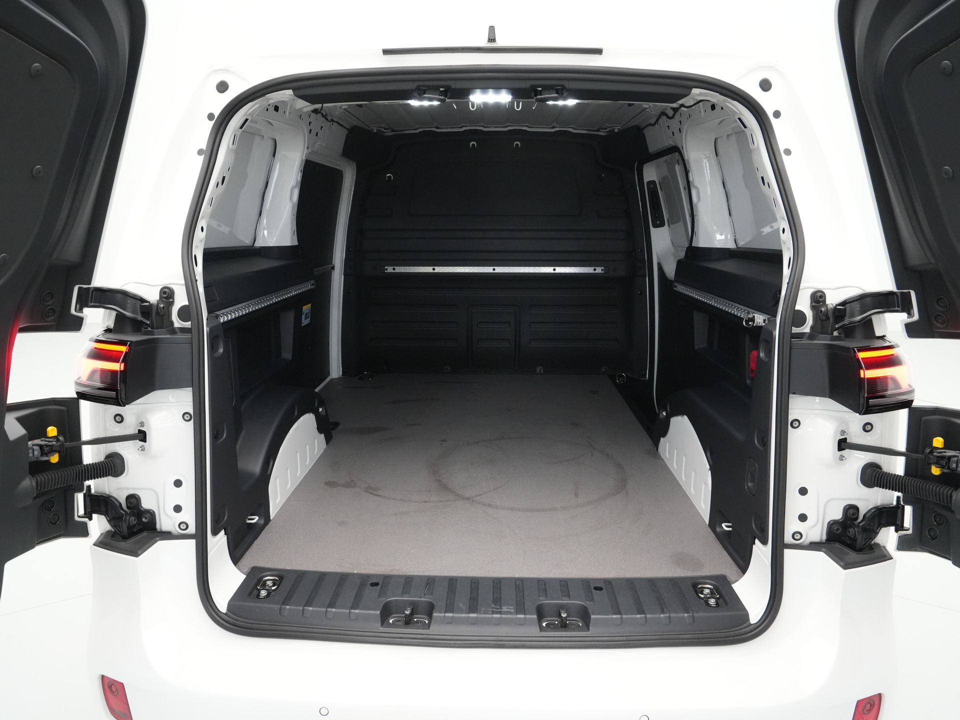 Volkswagen - ID. Buzz Cargo 77 kWh - 2023