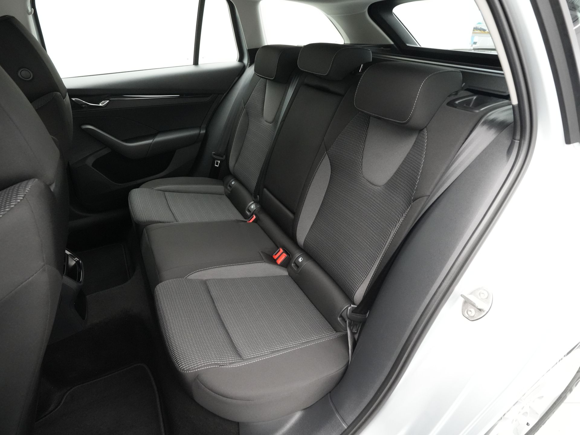 Škoda - Octavia Combi 1.0 e-TSI 110pk DSG Business Edition - 2024