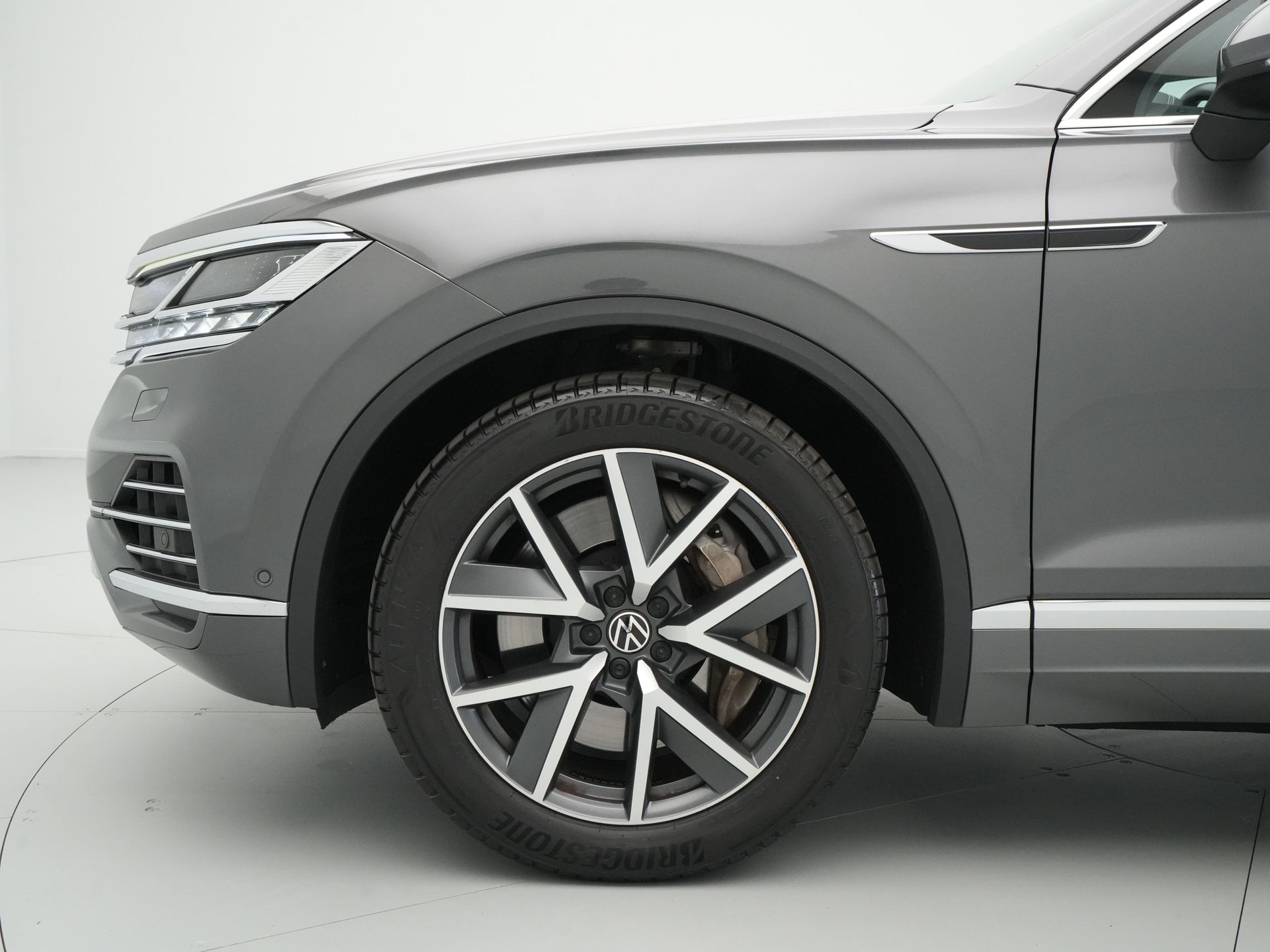 Volkswagen - Touareg 3.0 TSi eHybrid 4MOTION Elegance - 2021
