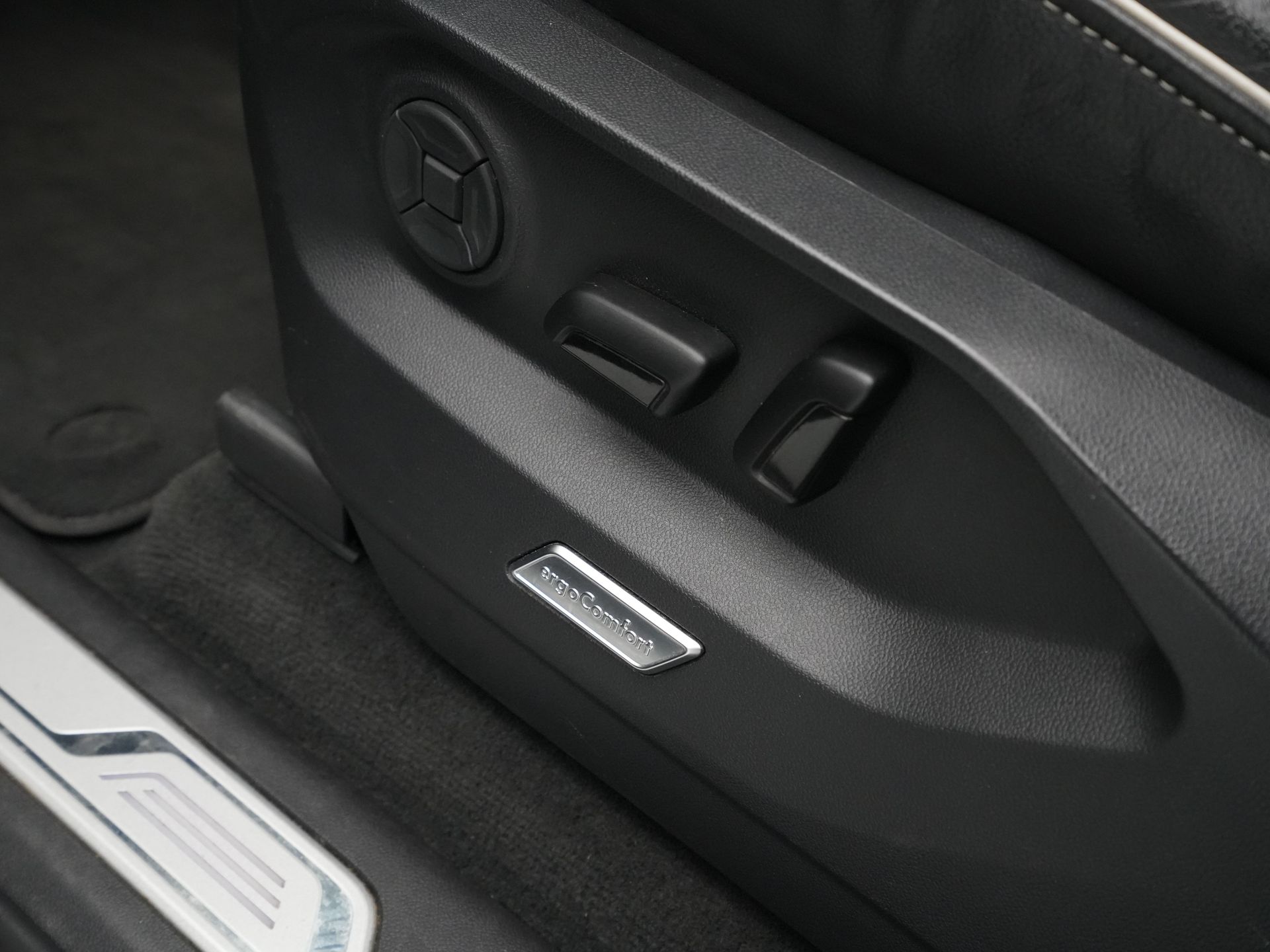 Volkswagen - Touareg 3.0 TSi eHybrid 4MOTION Elegance - 2021
