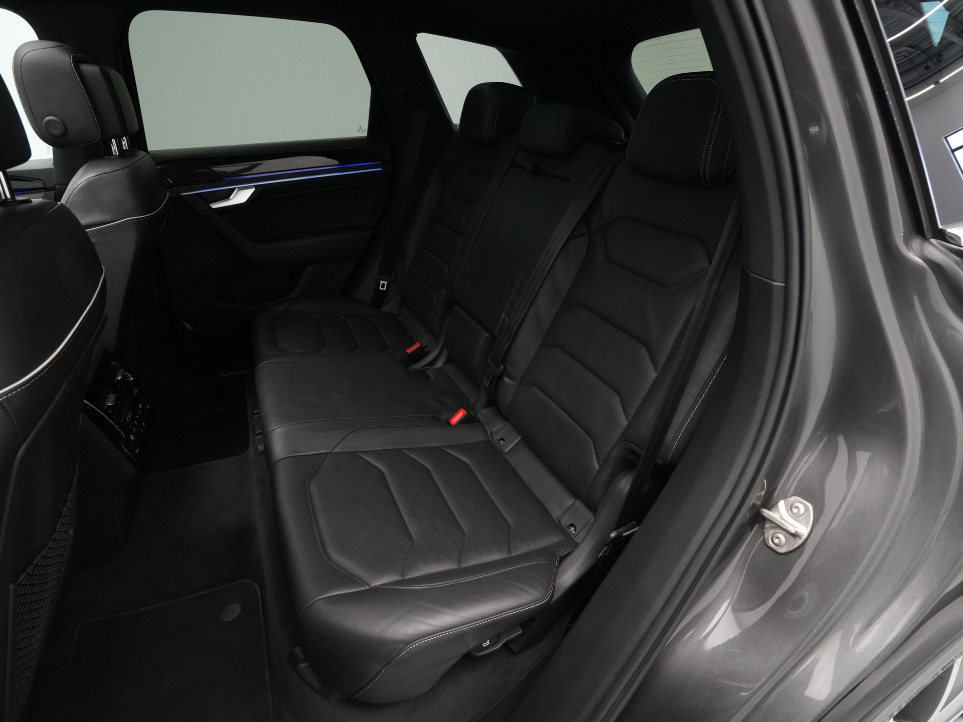 Volkswagen - Touareg 3.0 TSi eHybrid 4MOTION Elegance - 2021