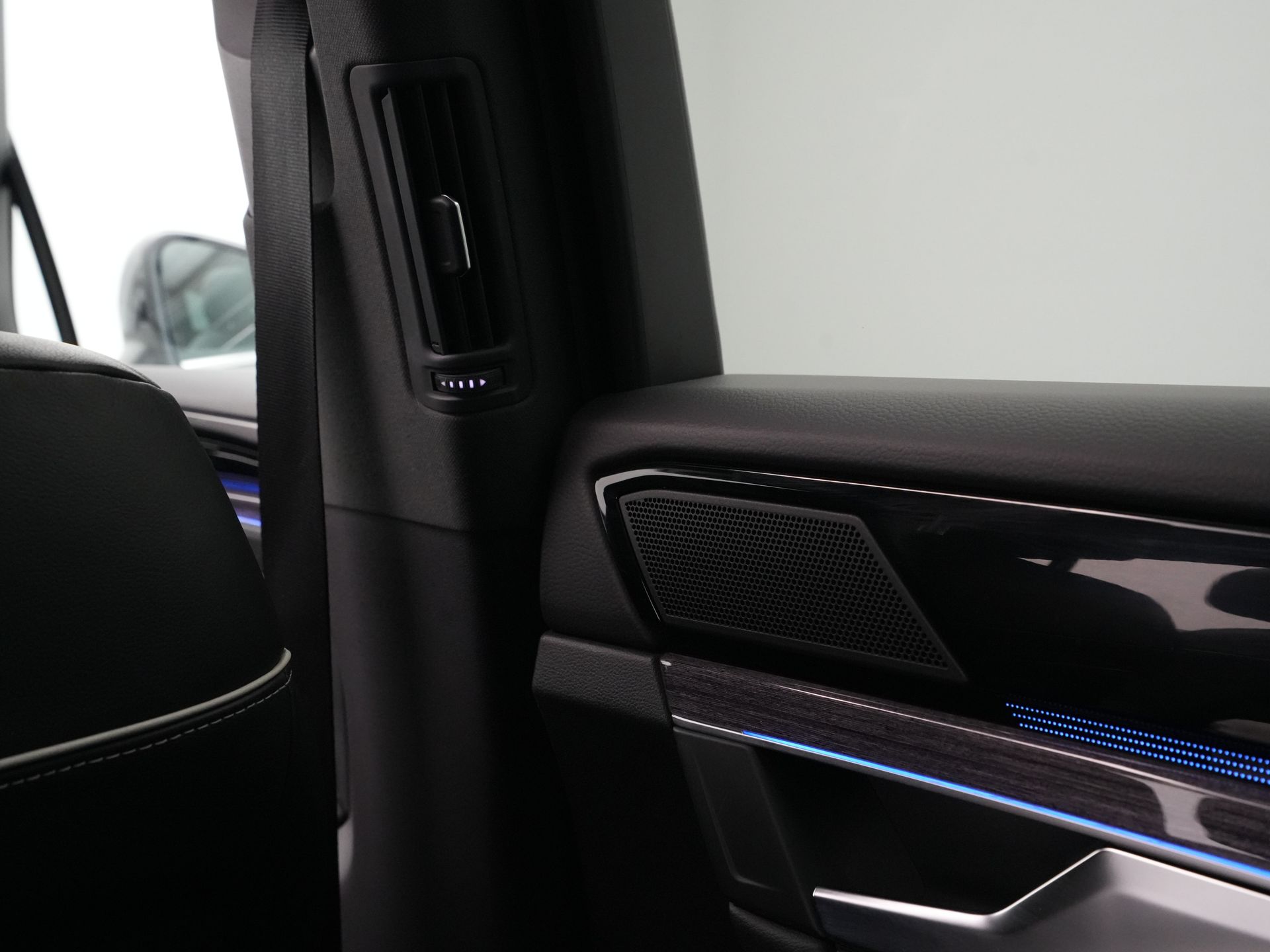 Volkswagen - Touareg 3.0 TSi eHybrid 4MOTION Elegance - 2021