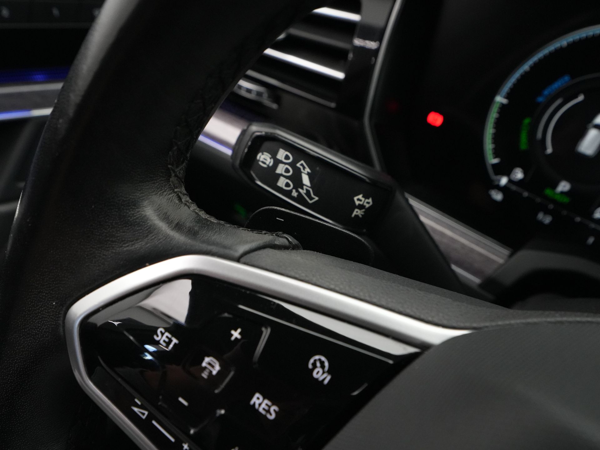Volkswagen - Touareg 3.0 TSi eHybrid 4MOTION Elegance - 2021